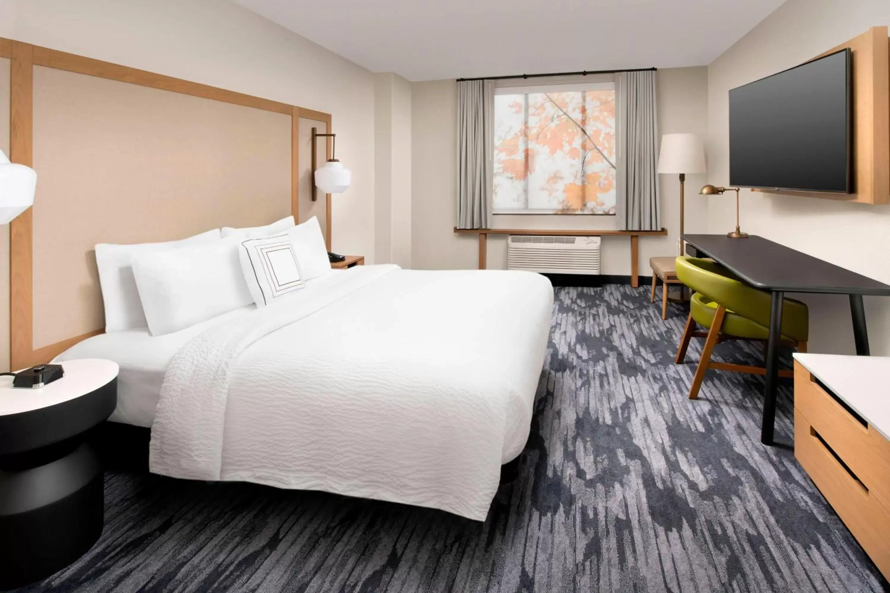 Photo of the whole room, Bed in Fairfield Inn & Suites by Marriott Alexandria West/Mark Center