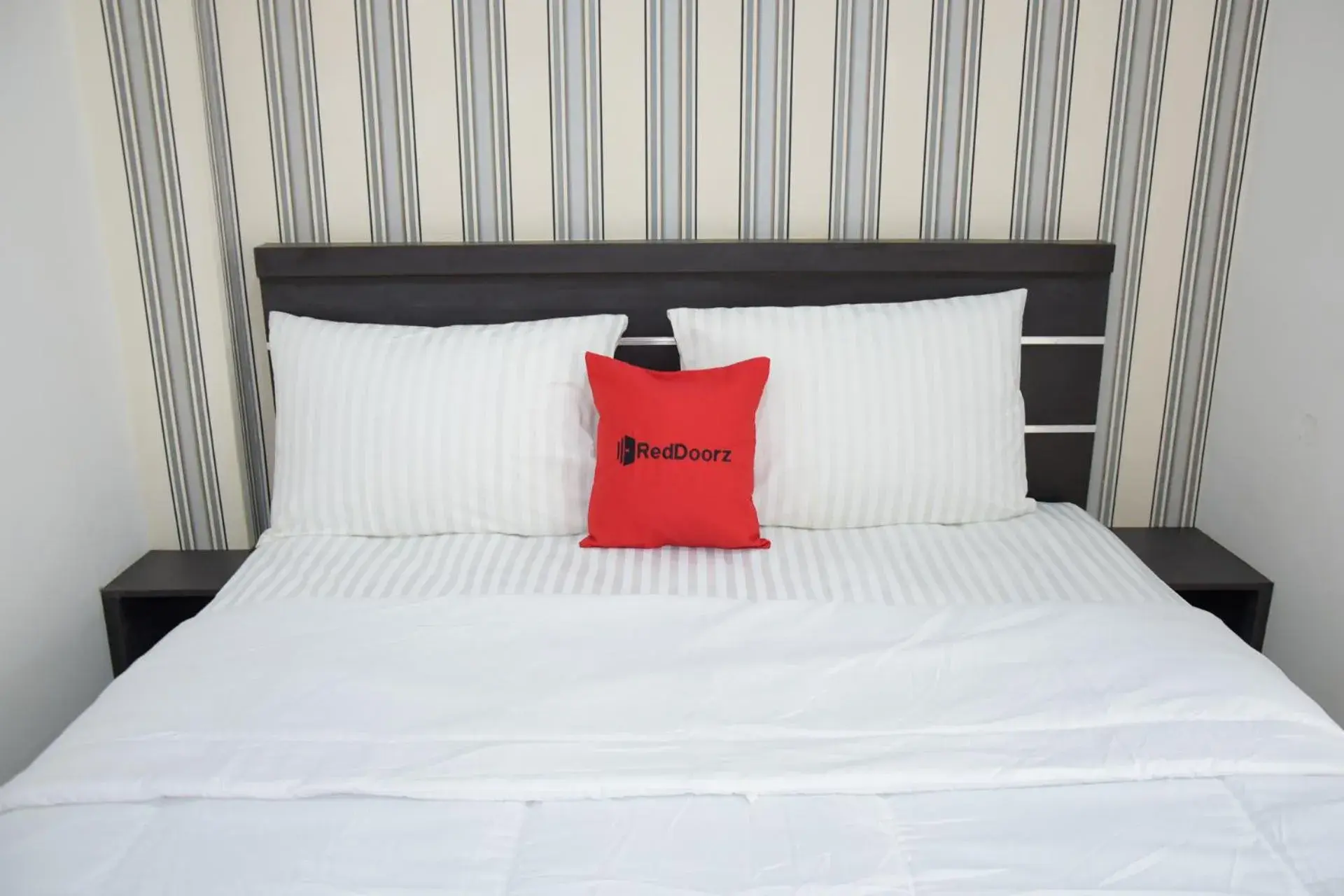 Bed in RedDoorz near UIN Sumatera Utara