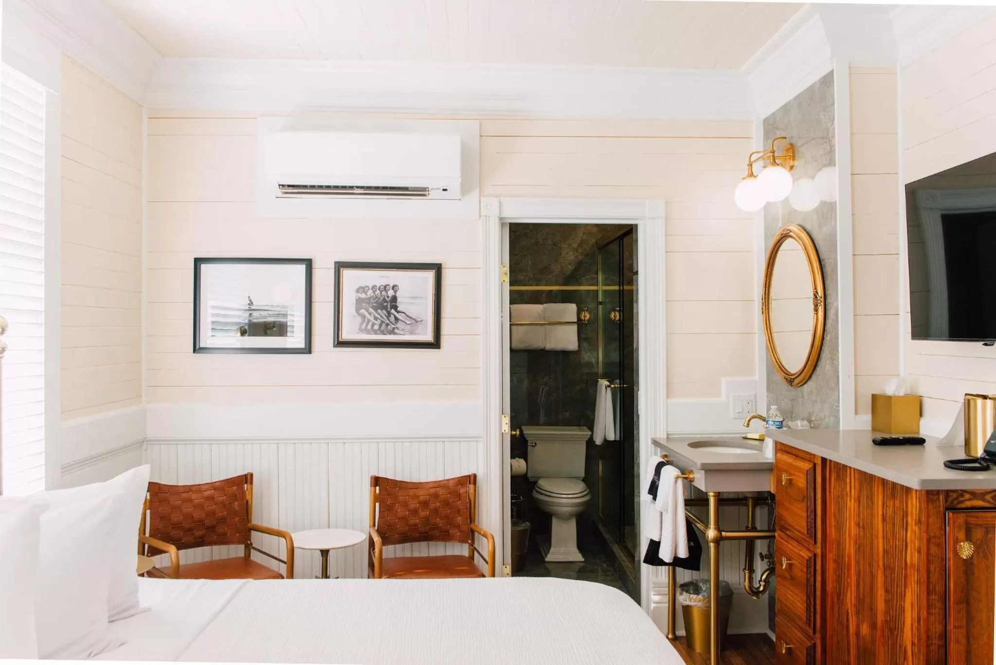 Bed in The Gibson Inn