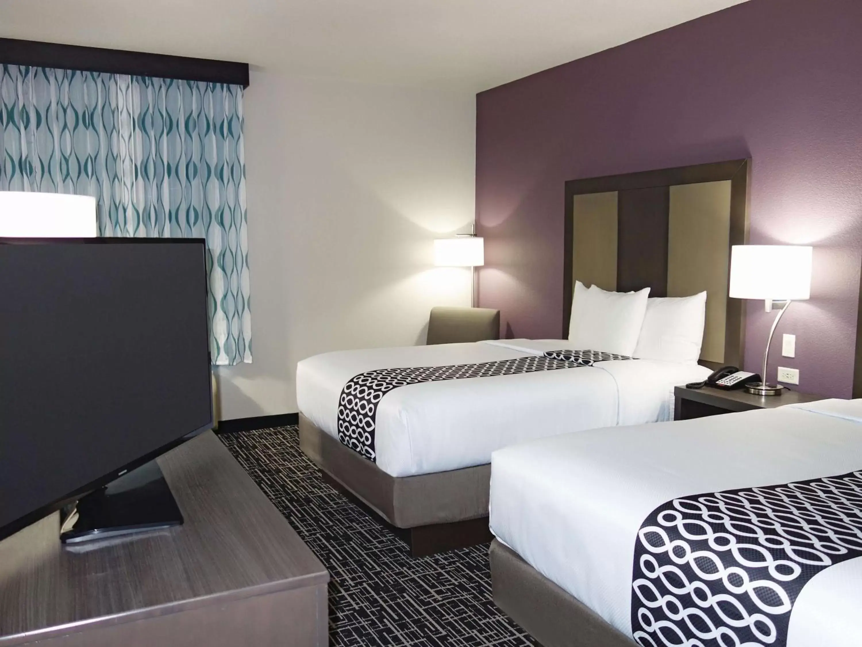 Photo of the whole room, Bed in La Quinta Inn & Suites by Wyndham Pampa