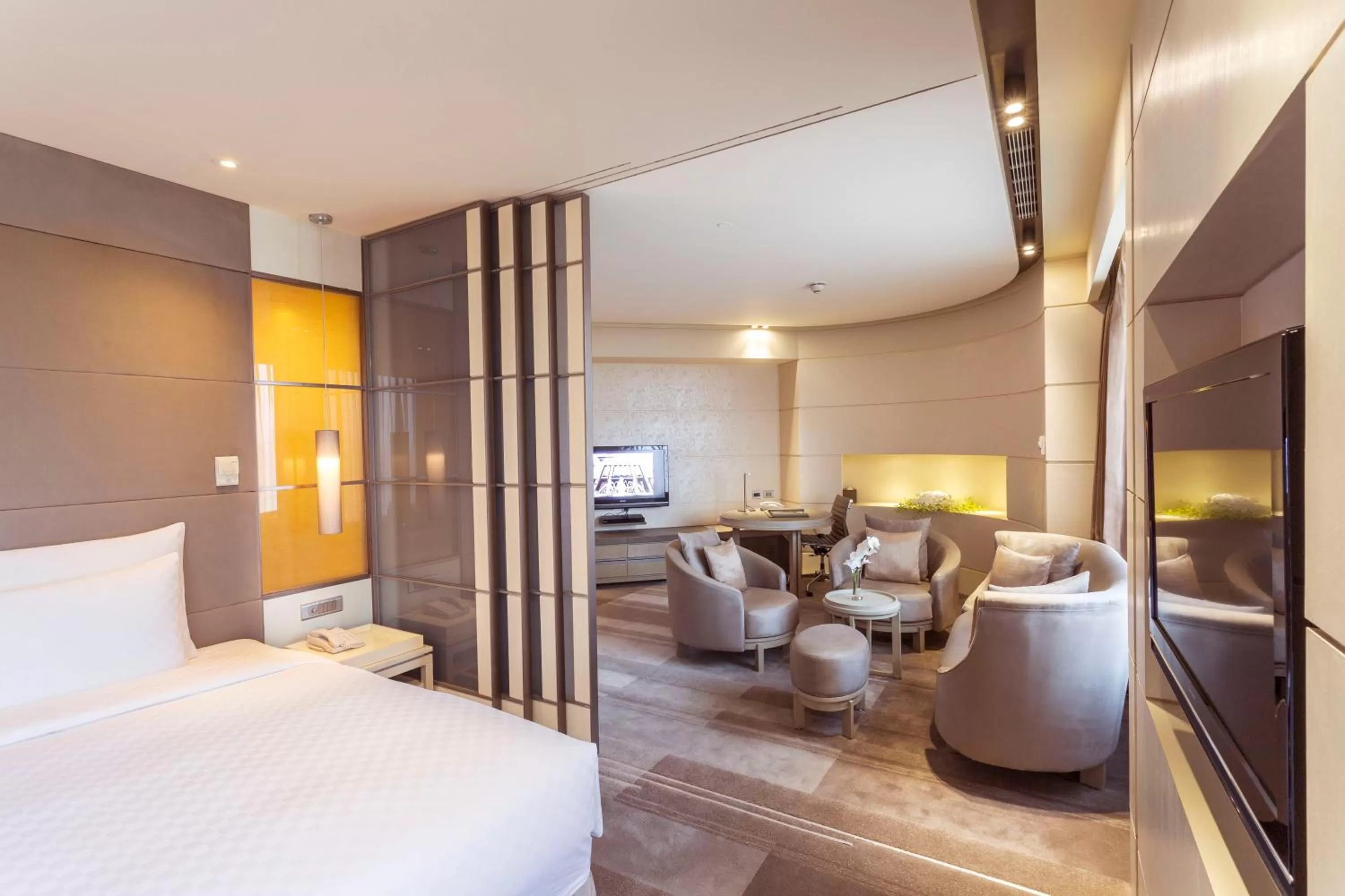 Photo of the whole room, Bed in Hotel Nikko Saigon