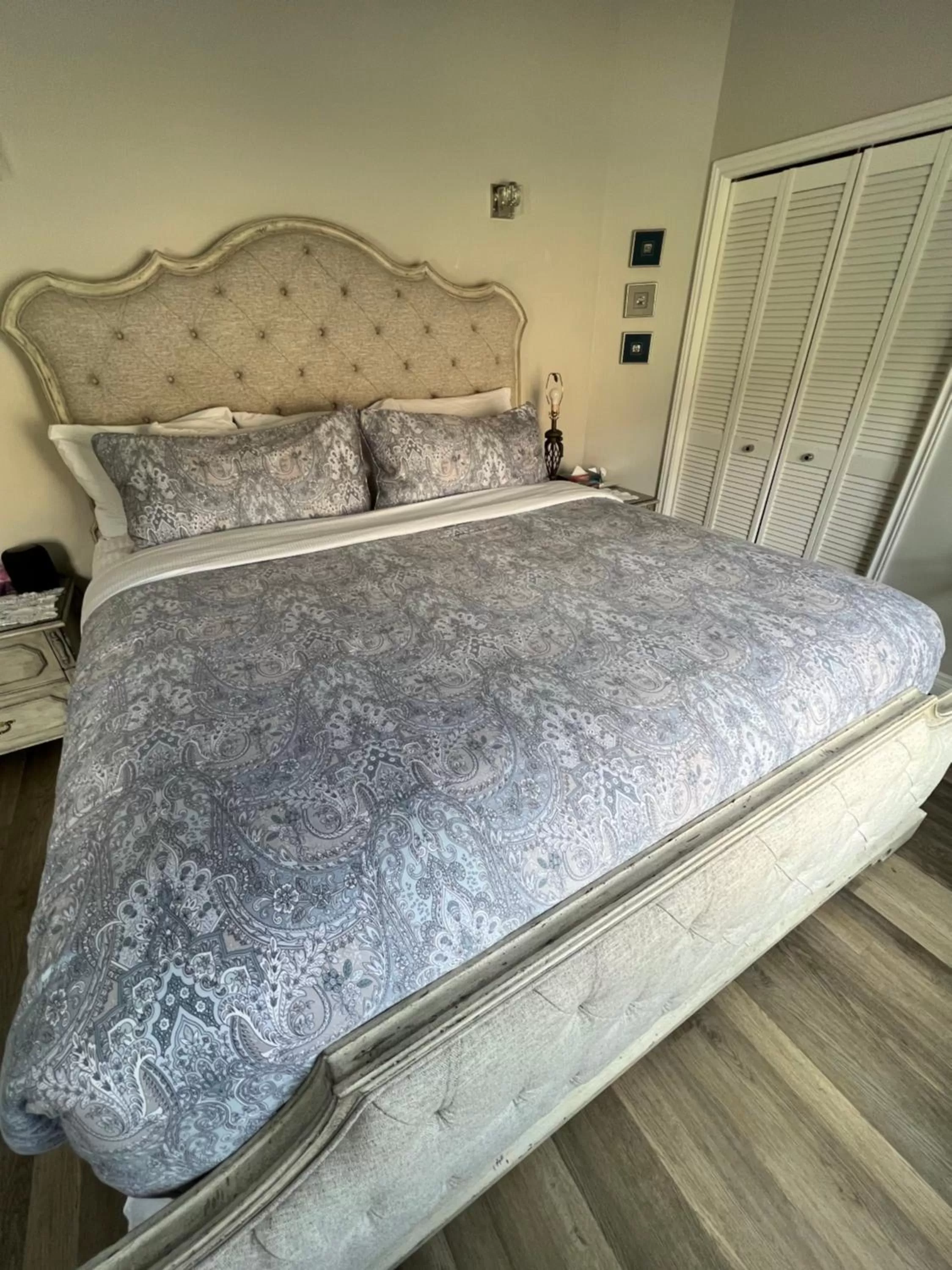 Bedroom, Bed in Lady MacDonald Country Inn