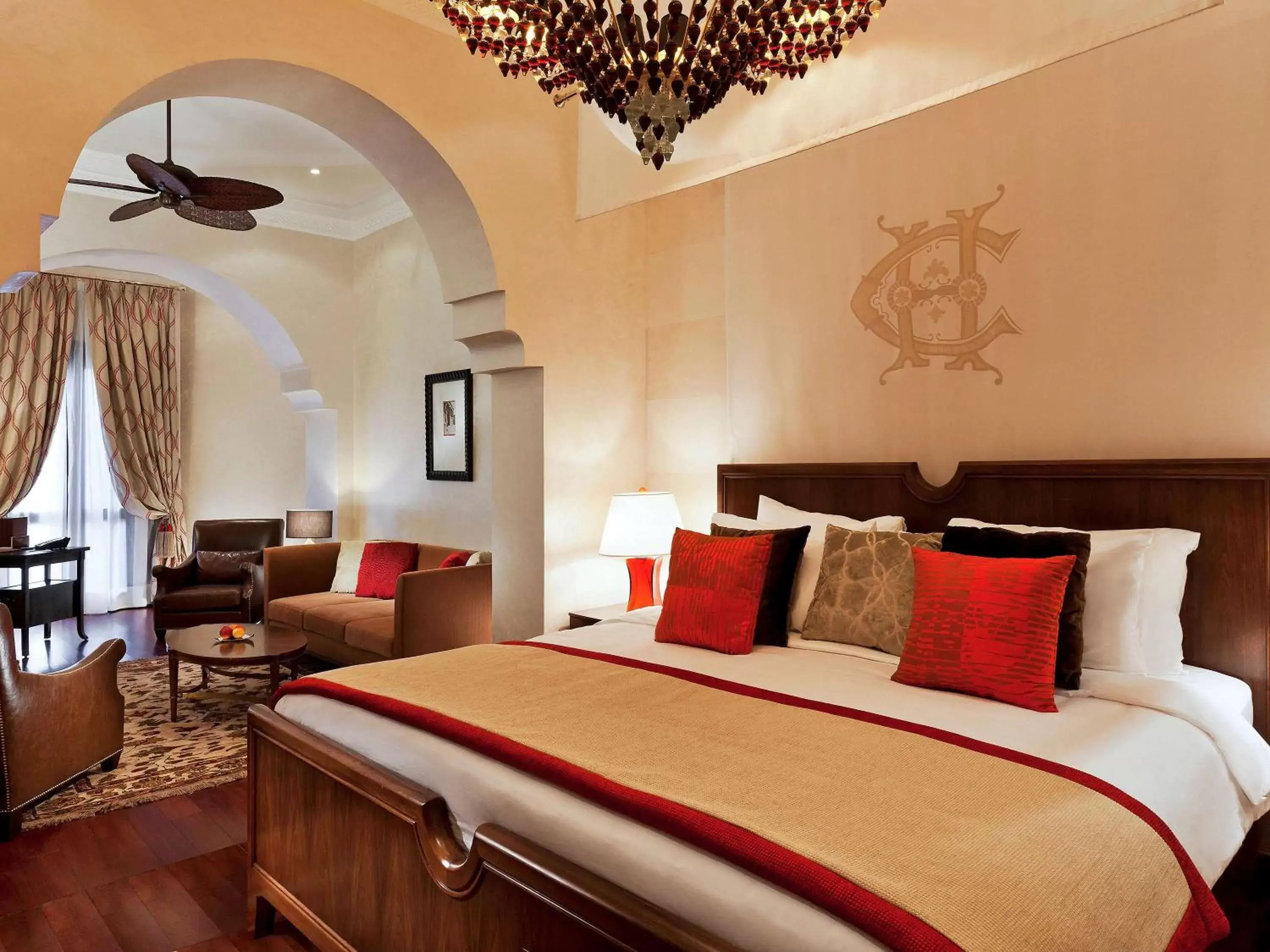 Property building, Bed in Sofitel Legend Old Cataract