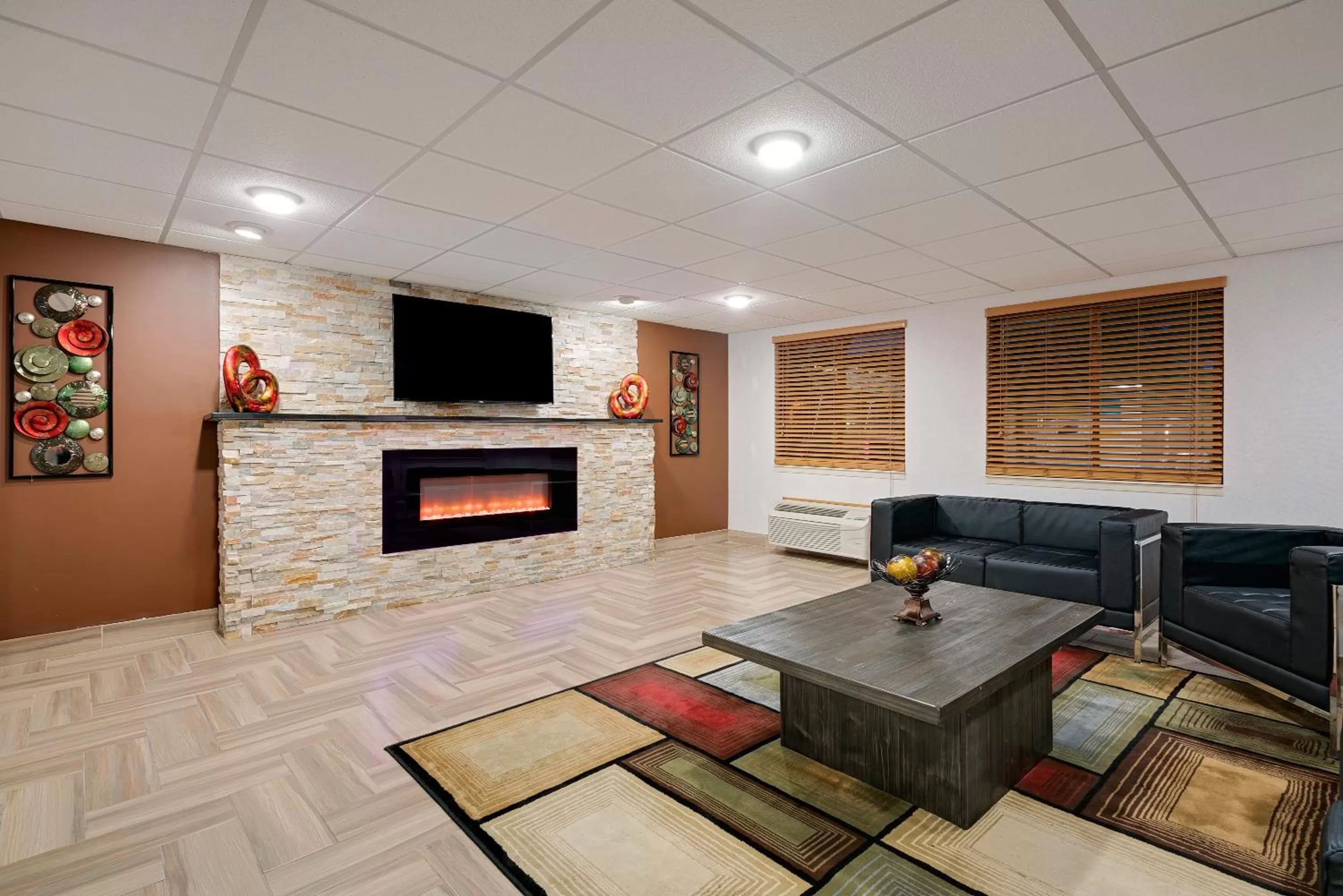 Seating area in Twin Cities Inn, Mounds View