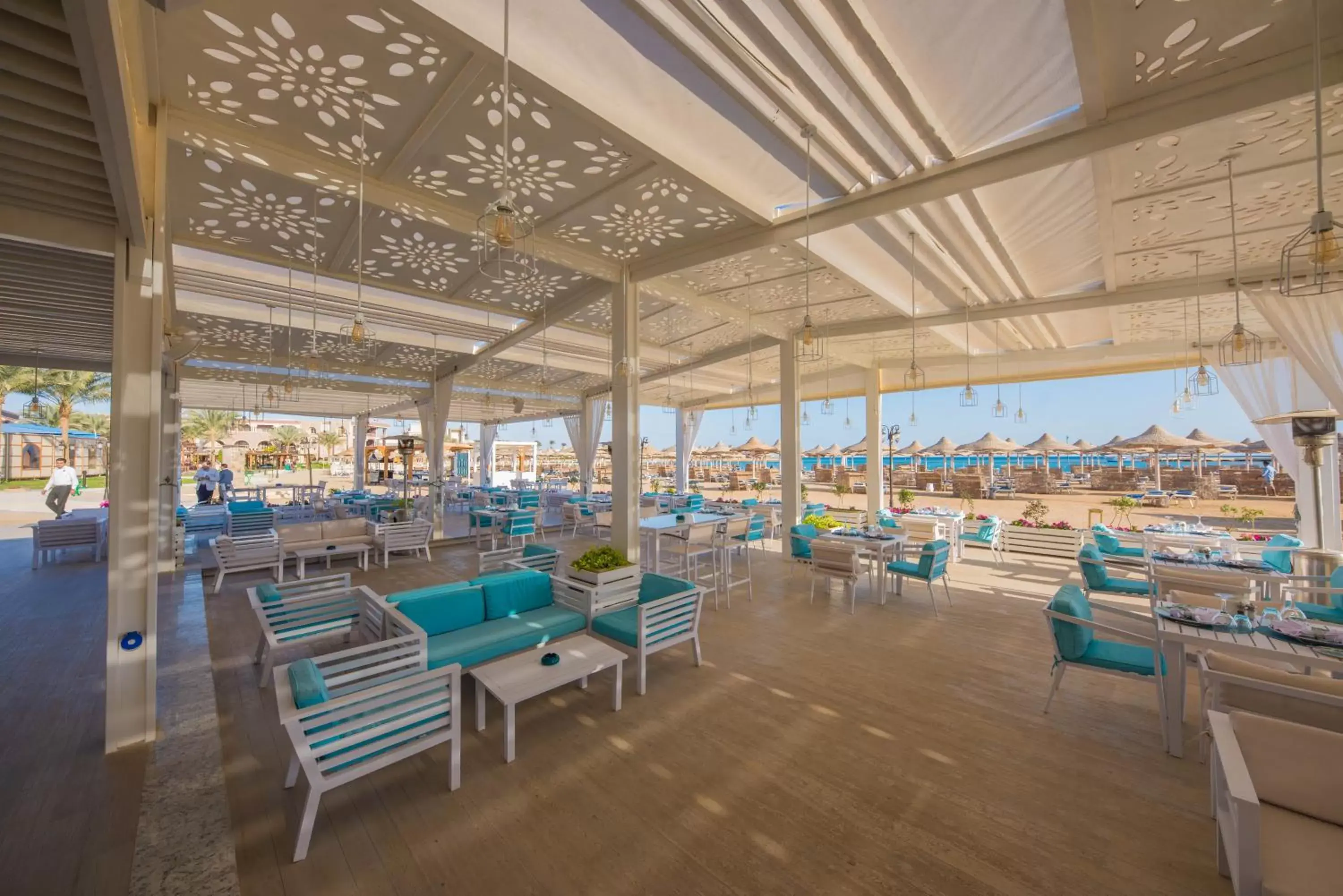 Restaurant/Places to Eat in Sunrise Garden Beach Resort