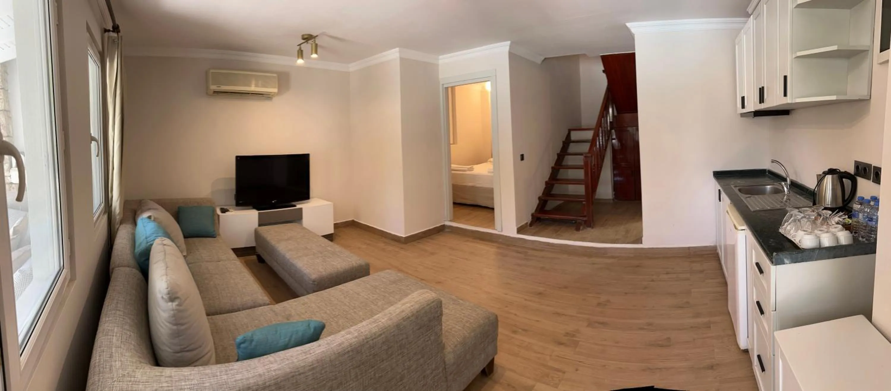 Living room in Moonshine Hotel & Suites