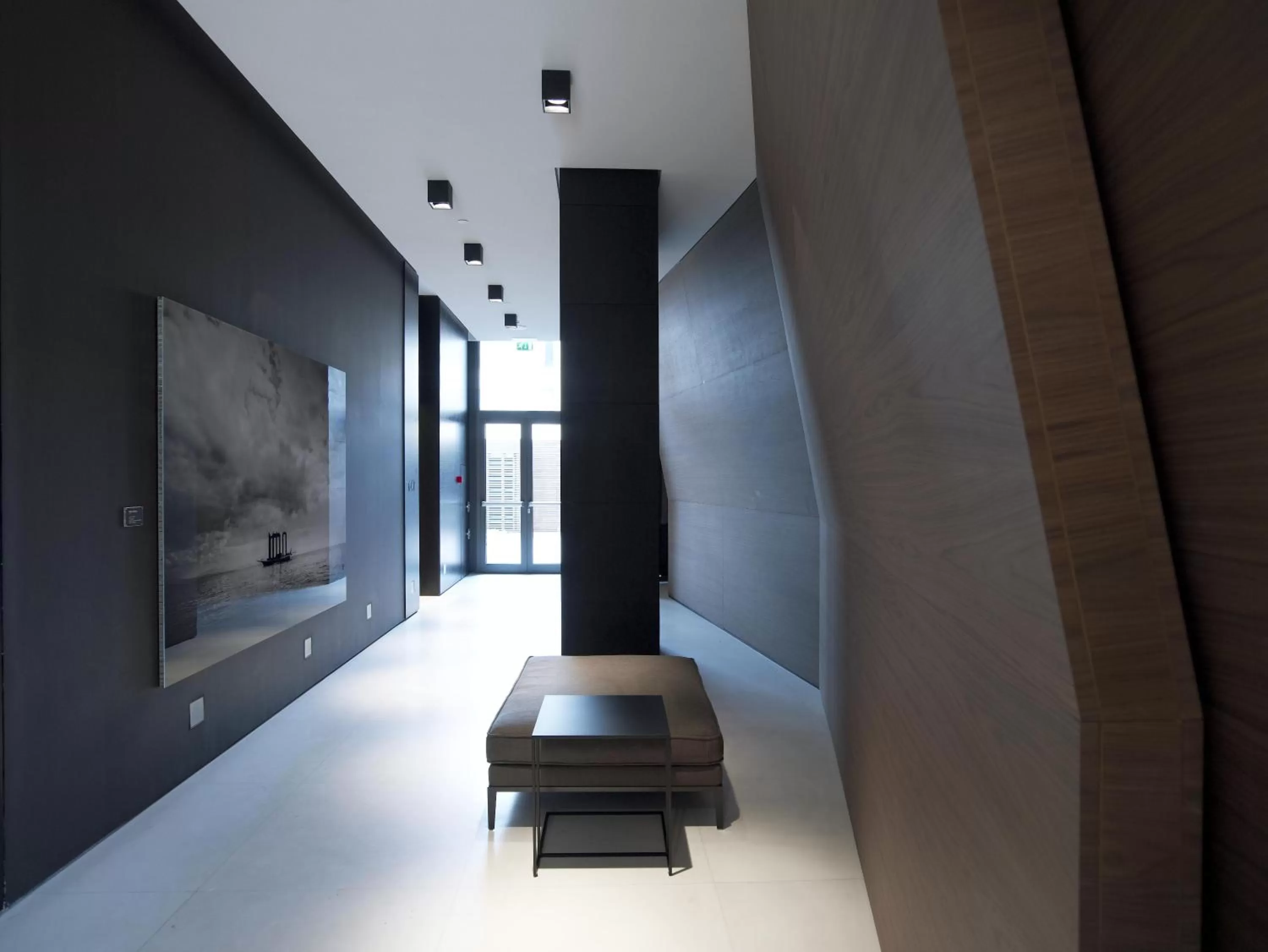 Lounge or bar in The Met Hotel Thessaloniki, a Member of Design Hotels