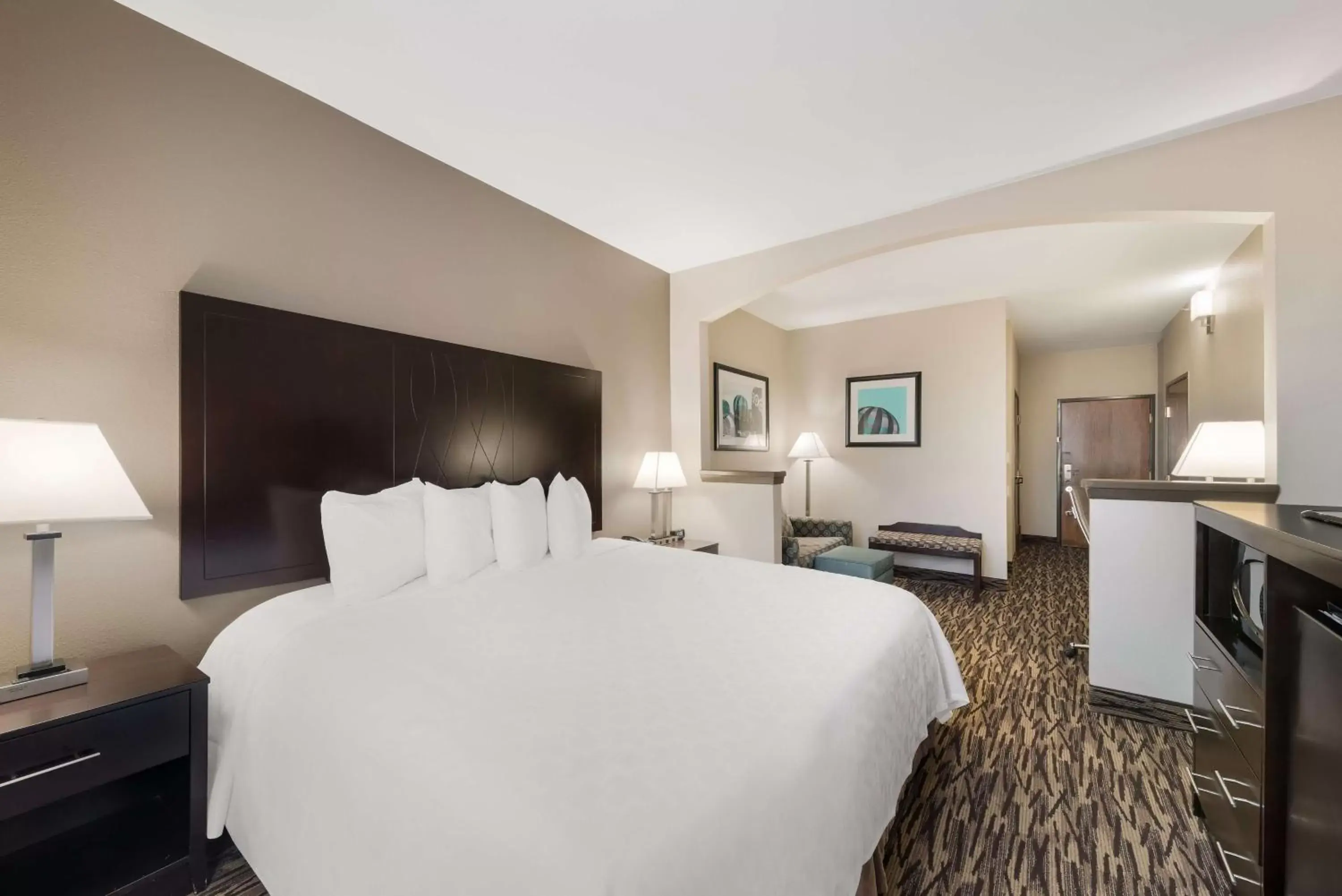 Bedroom, Bed in SureStay Plus Hotel by Best Western Plano