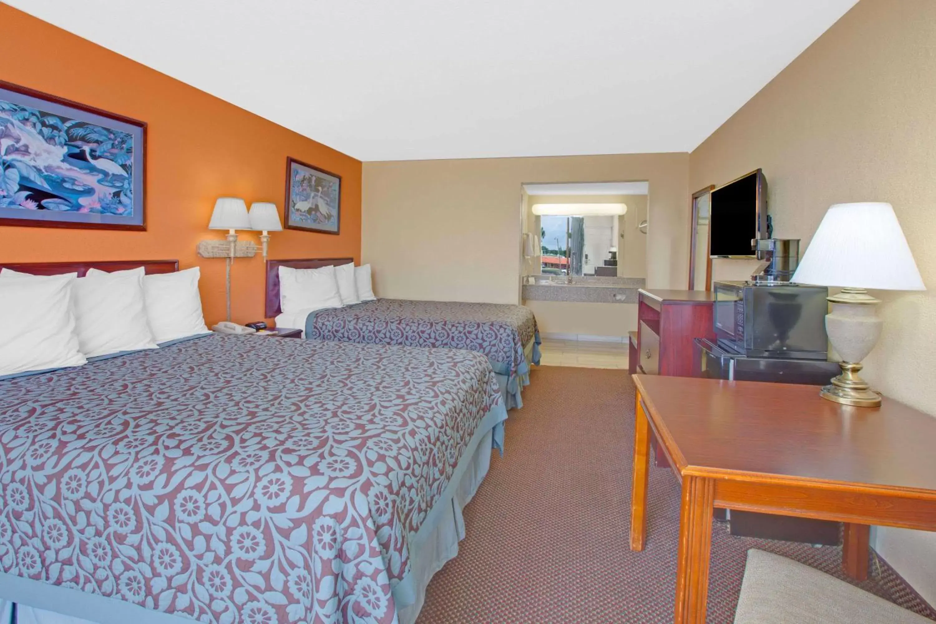Photo of the whole room, Bed in Days Inn by Wyndham Okemah