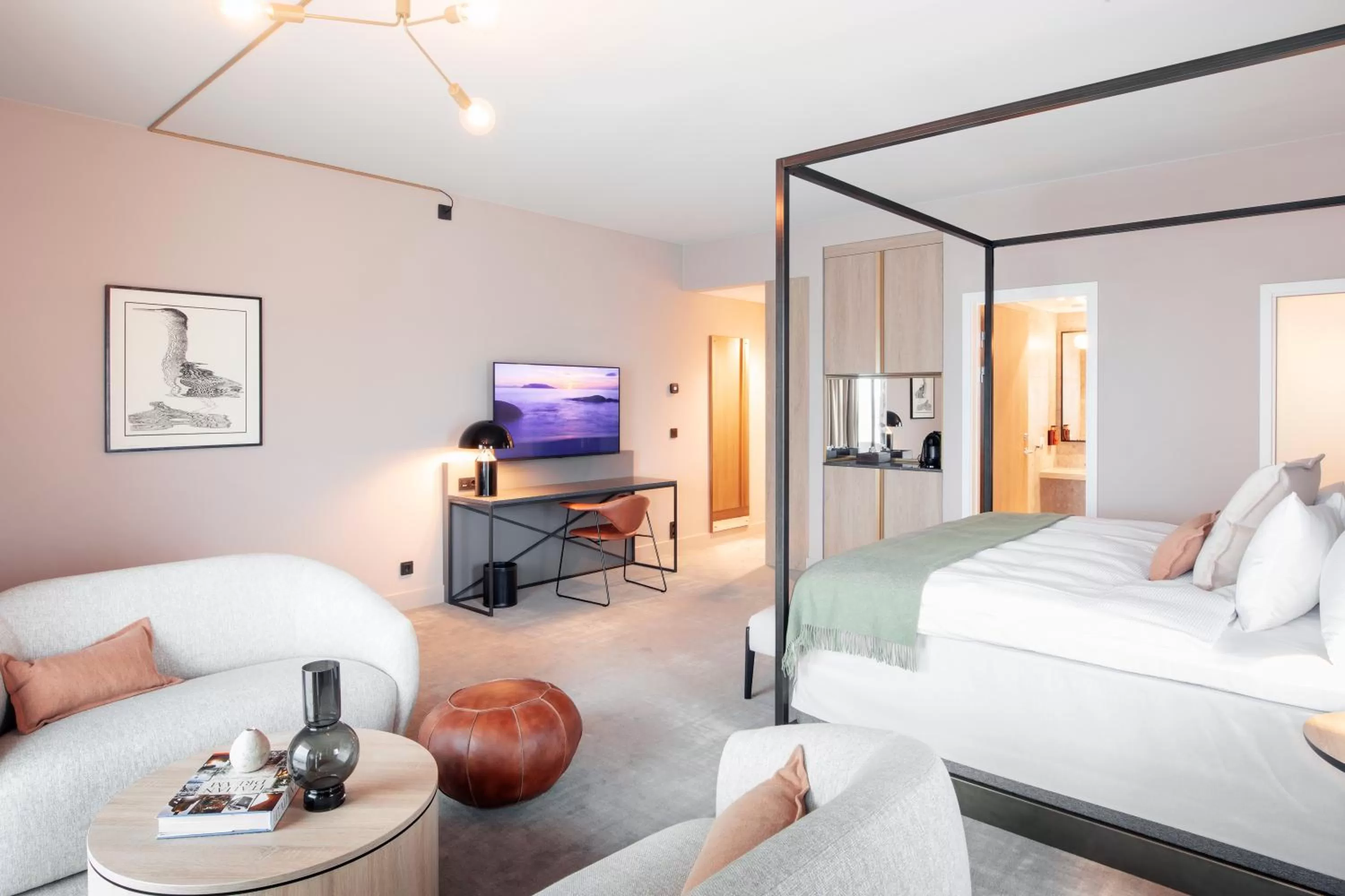 Property building, Bed in Clarion Hotel Sea U