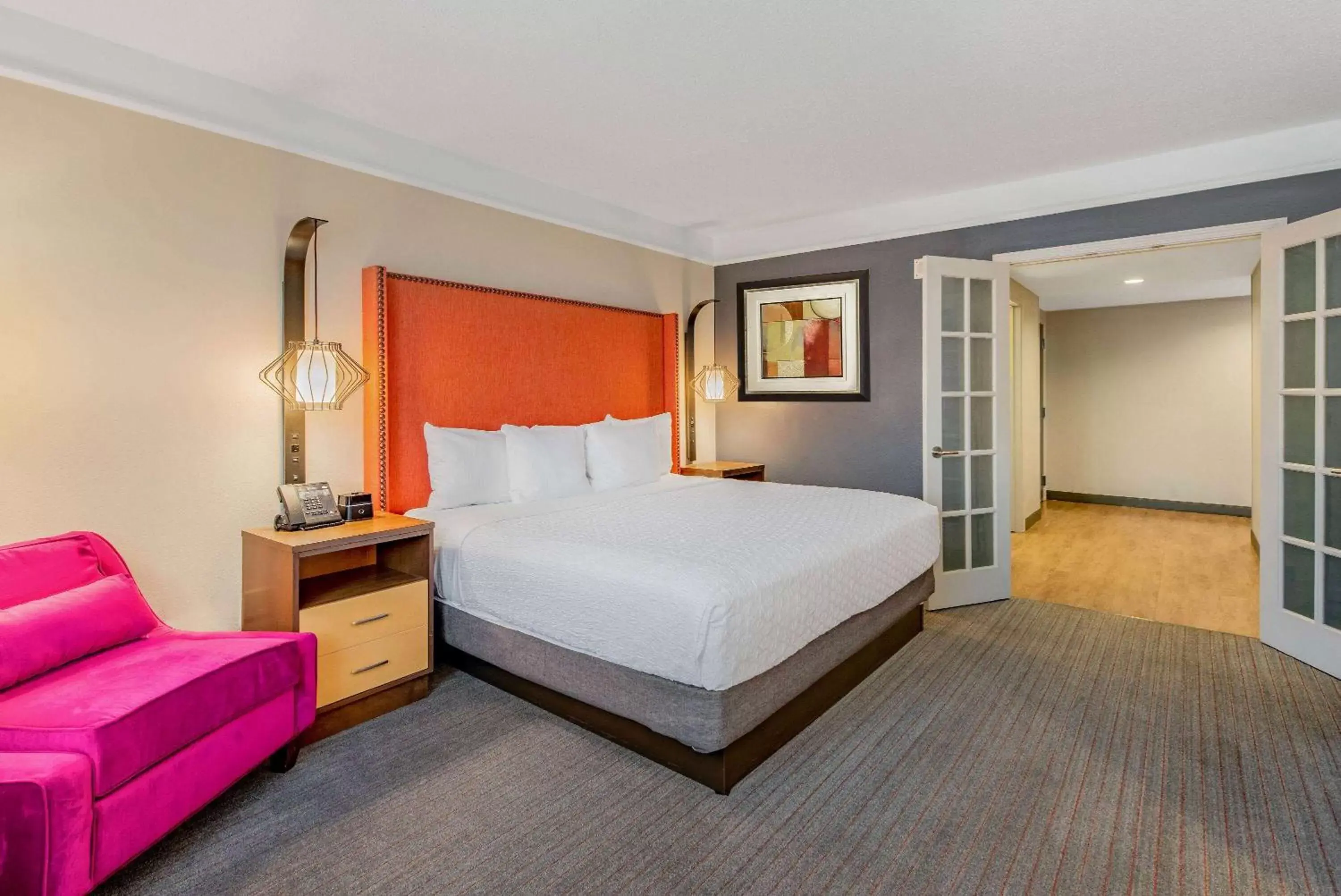 Photo of the whole room, Bed in La Quinta by Wyndham New Orleans Downtown