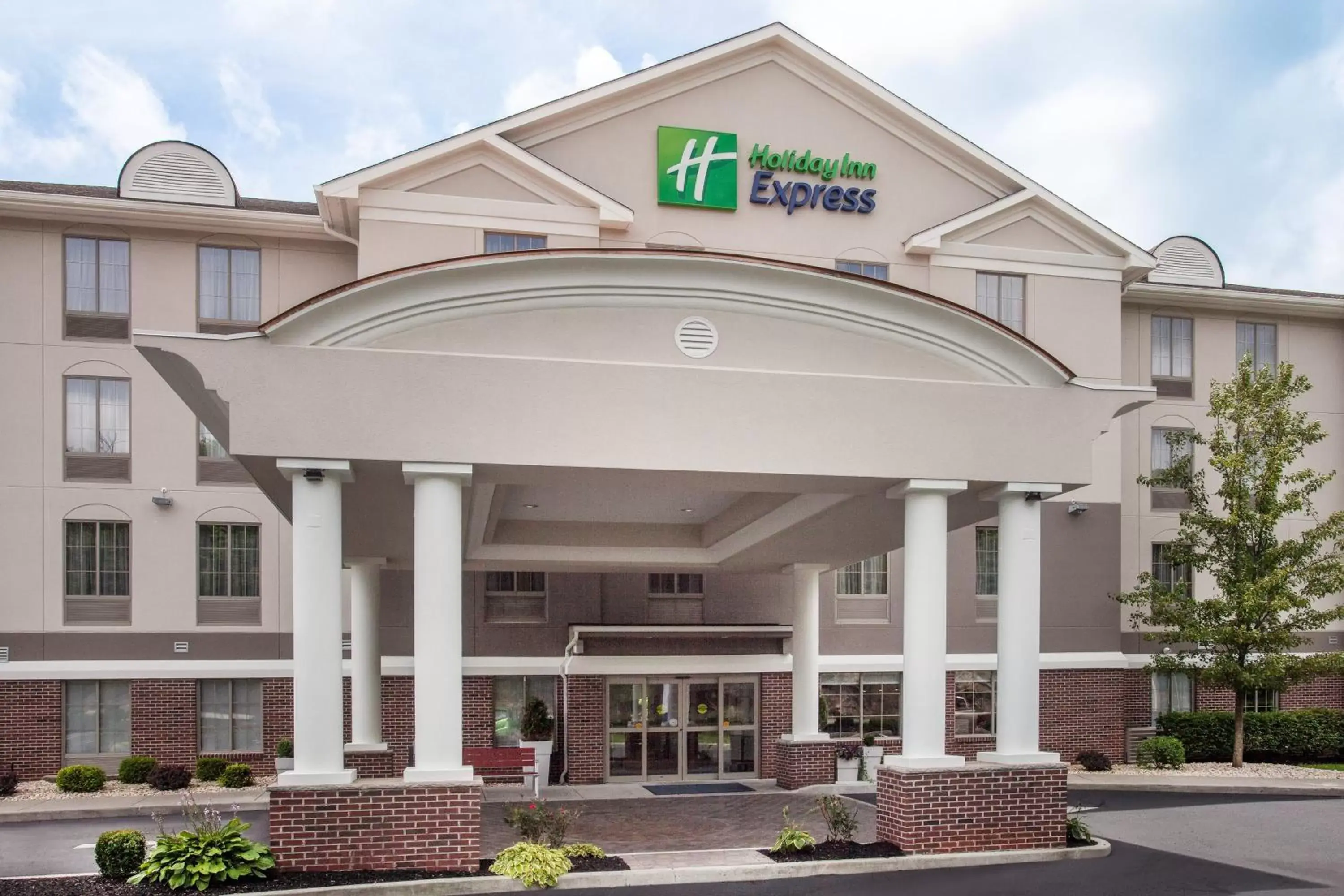 Property building in Holiday Inn Express Haskell-Wayne Area, an IHG Hotel