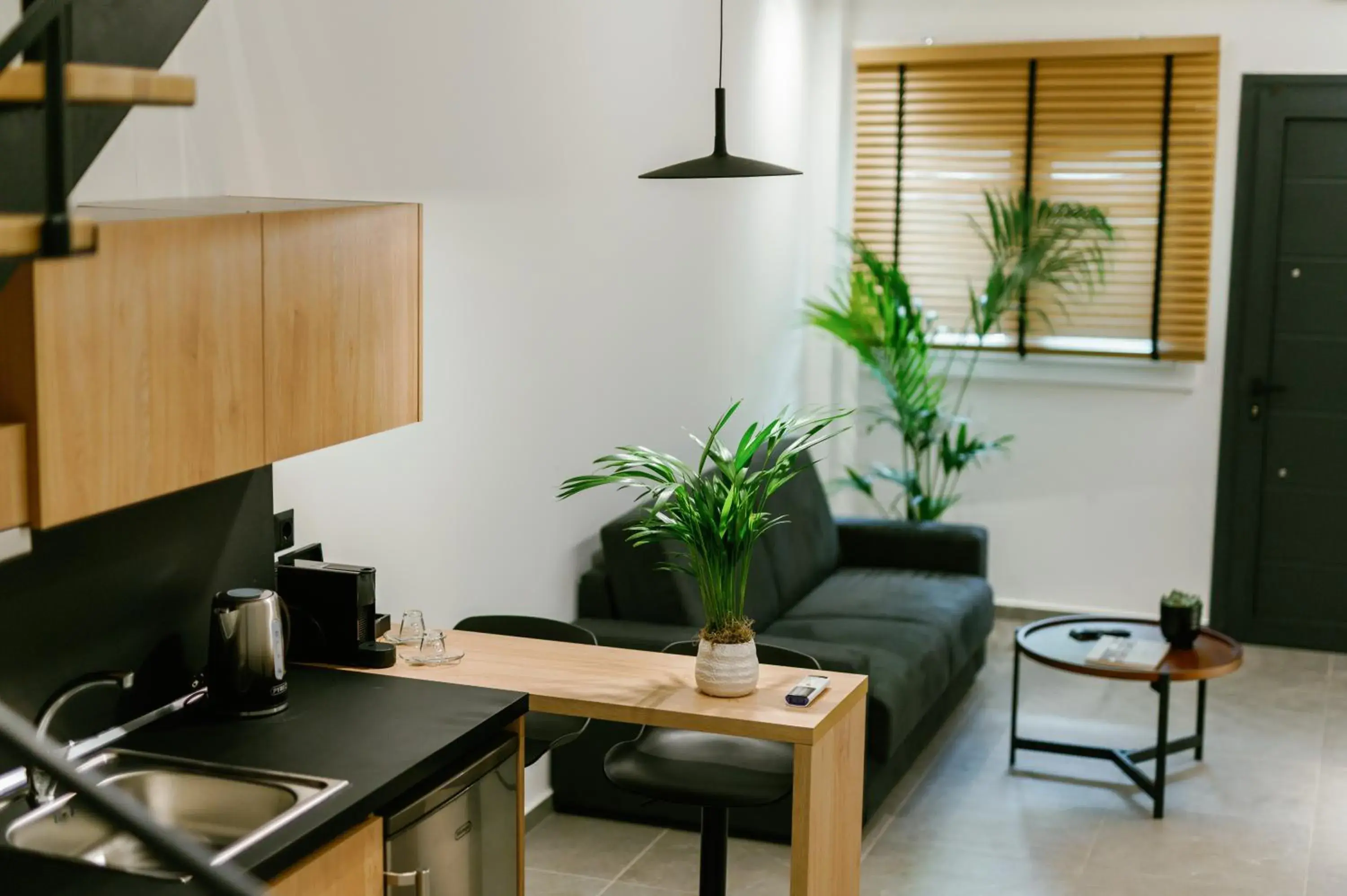 Seating area, TV/Entertainment Center in 31 Doors Hotel