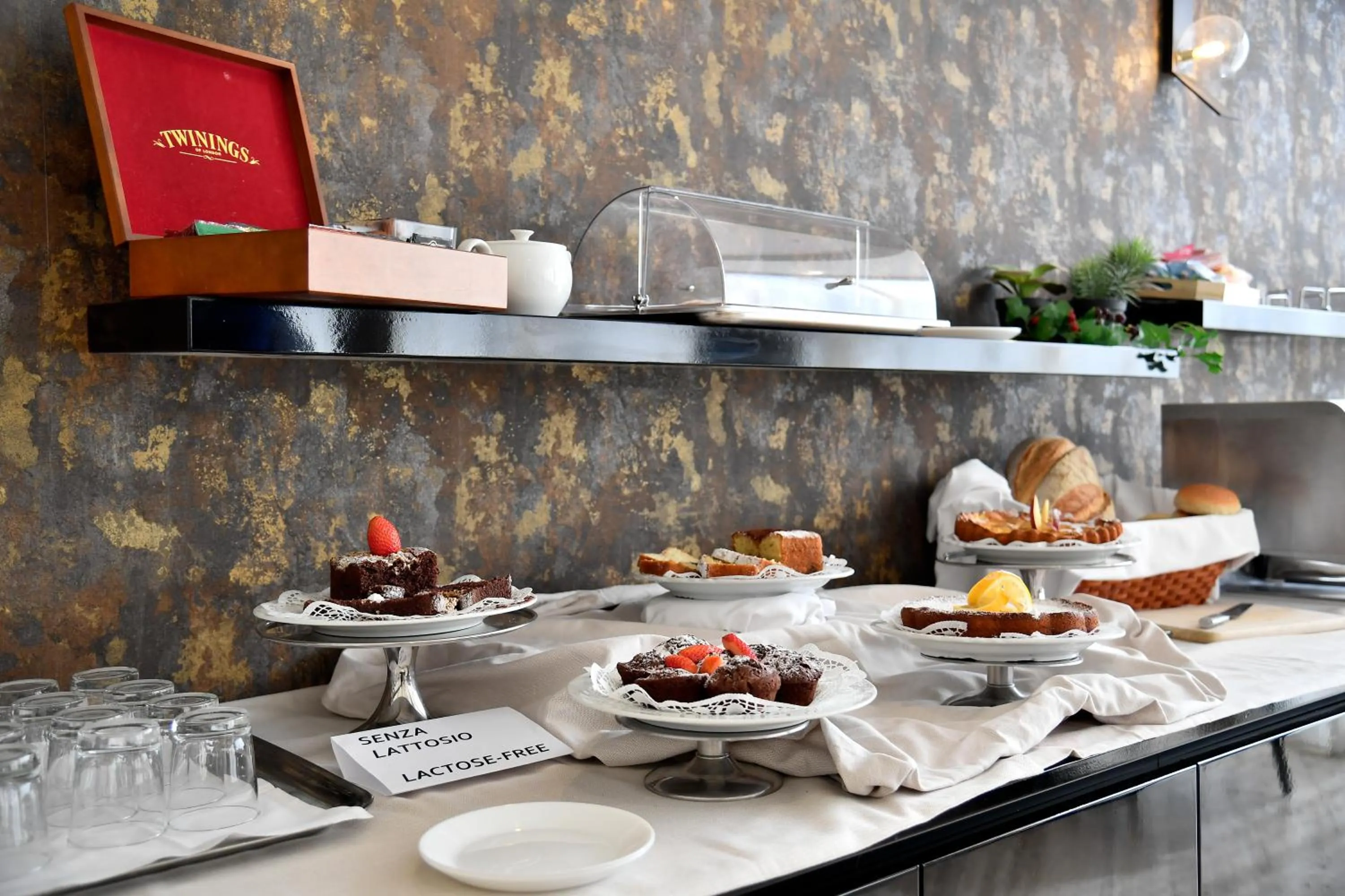 Breakfast in Palace Inn Rome Fiano