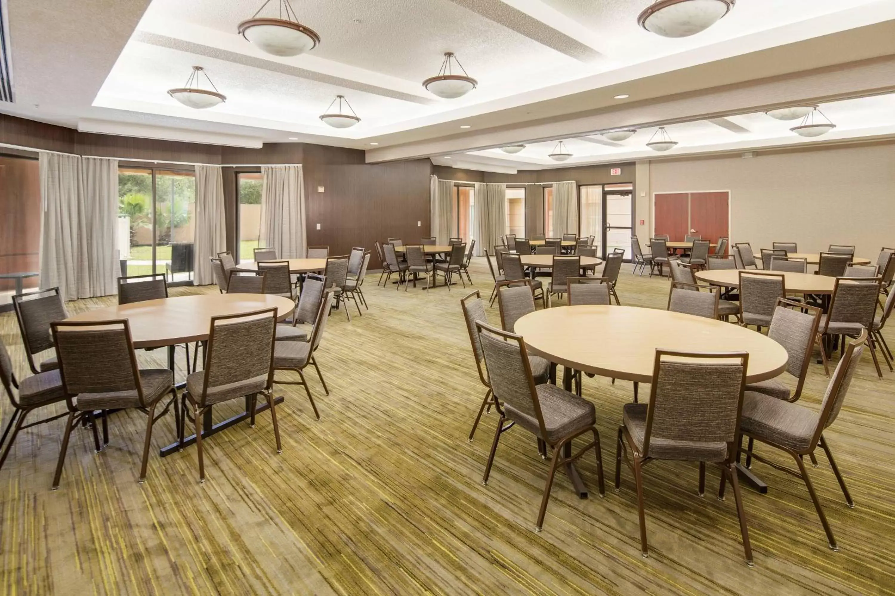 Meeting/conference room, Restaurant/Places to Eat in Courtyard by Marriott Bryan College Station