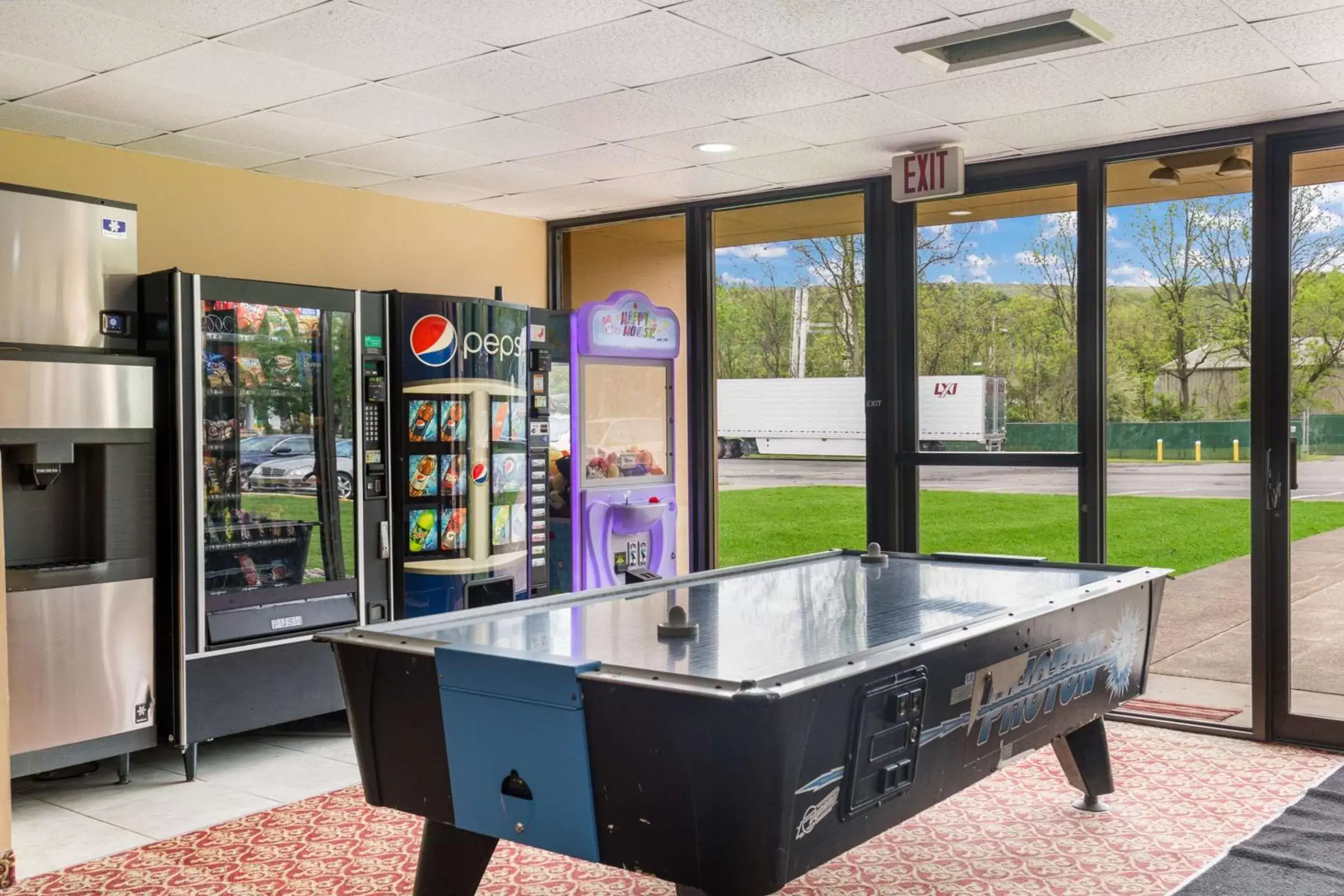 Game Room in Rodeway Inn & Suites Stroudsburg - Poconos