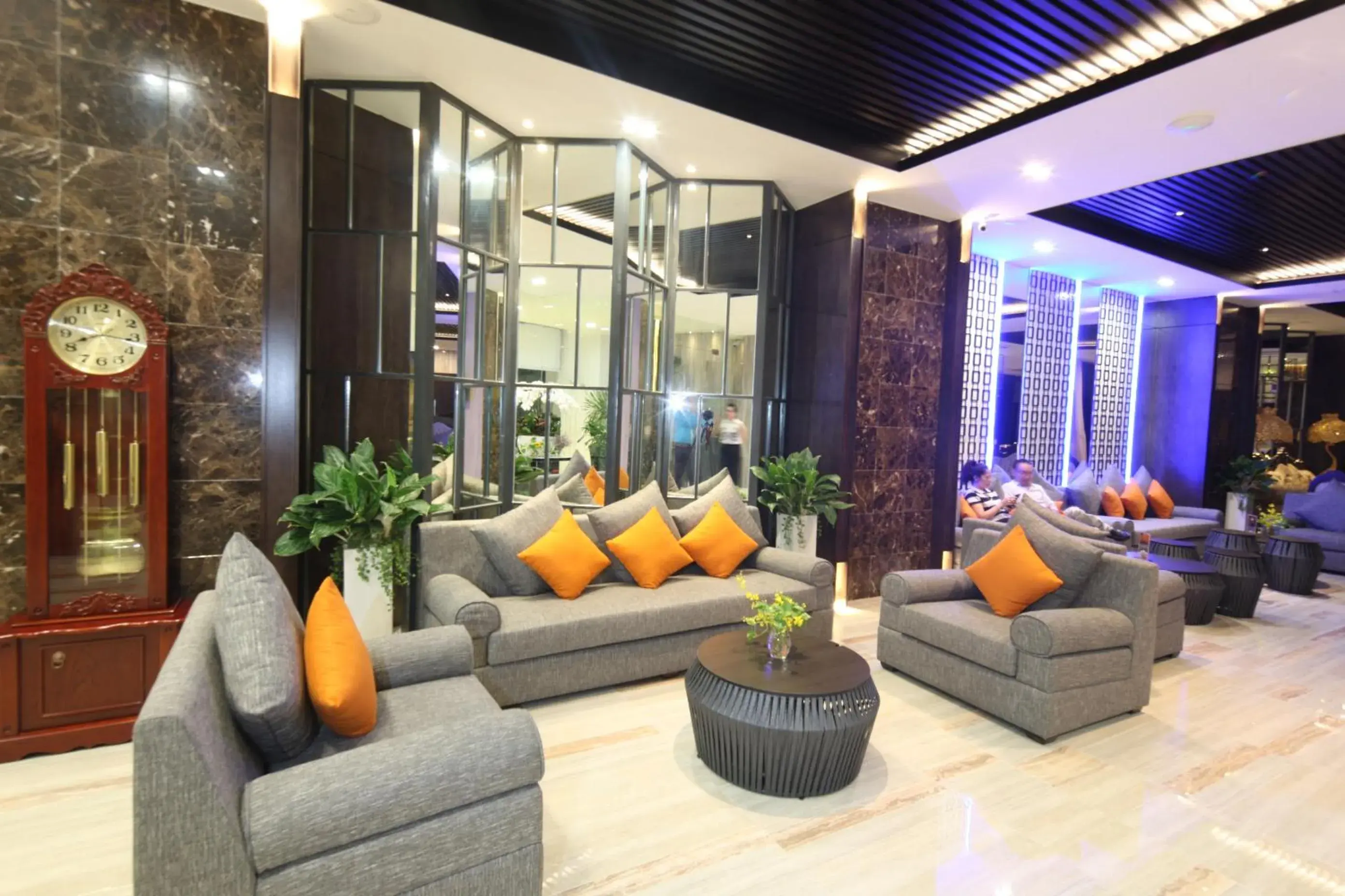 Lobby or reception, Lounge/Bar in Sunrise Central Hotel