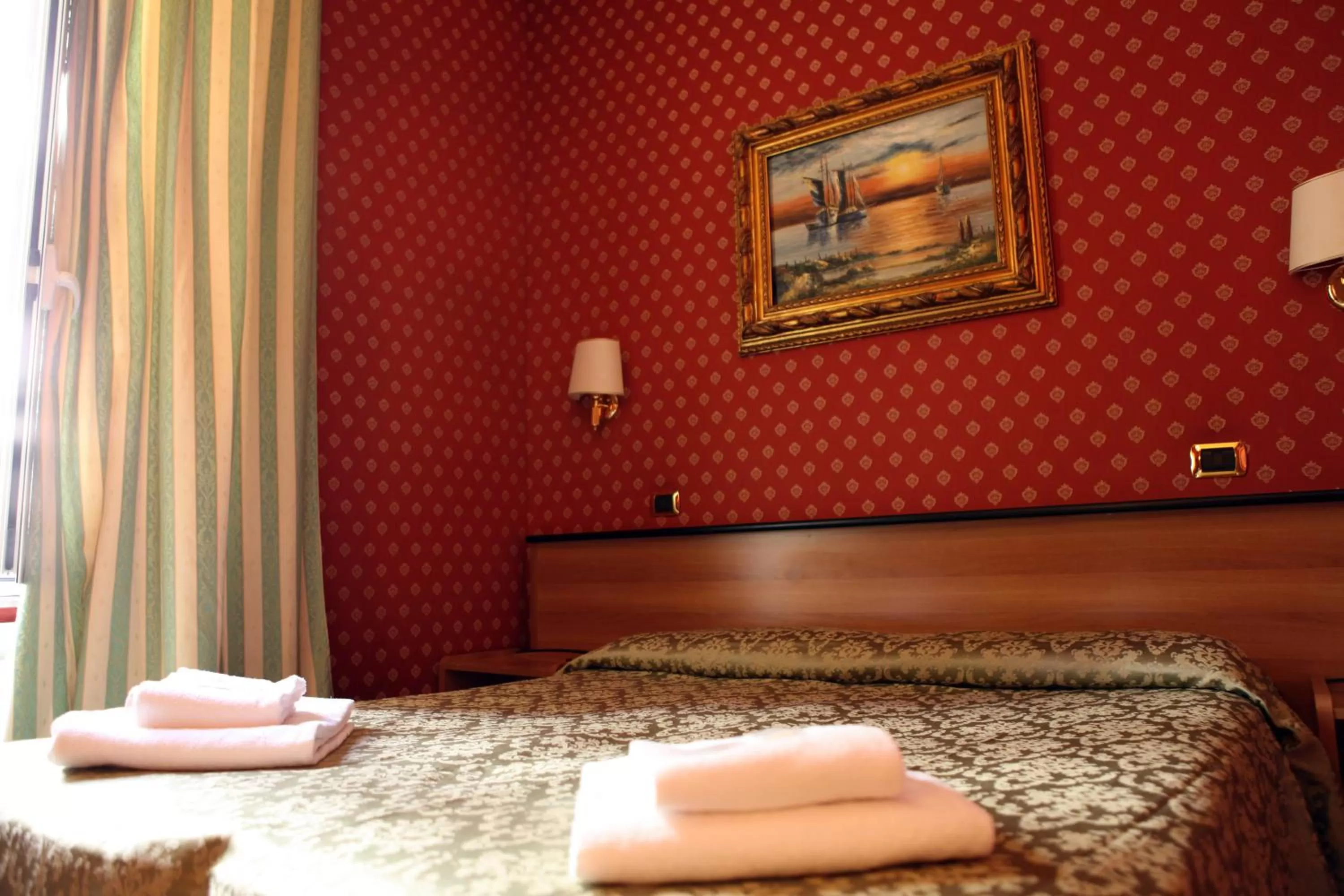 Photo of the whole room, Bed in Hotel Hollywood