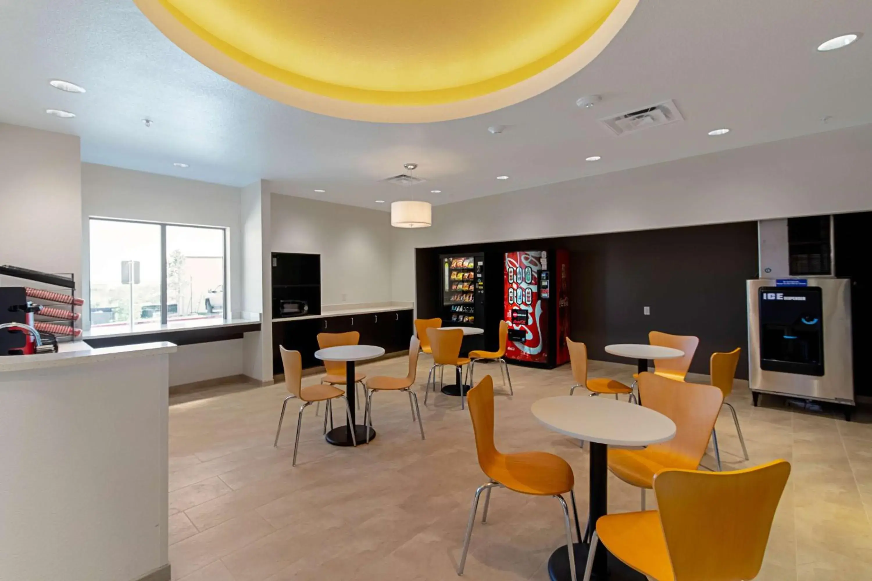 Lounge or bar in Studio 6 Austin Airport Lounge or bar in Studio 6 Austin Airport