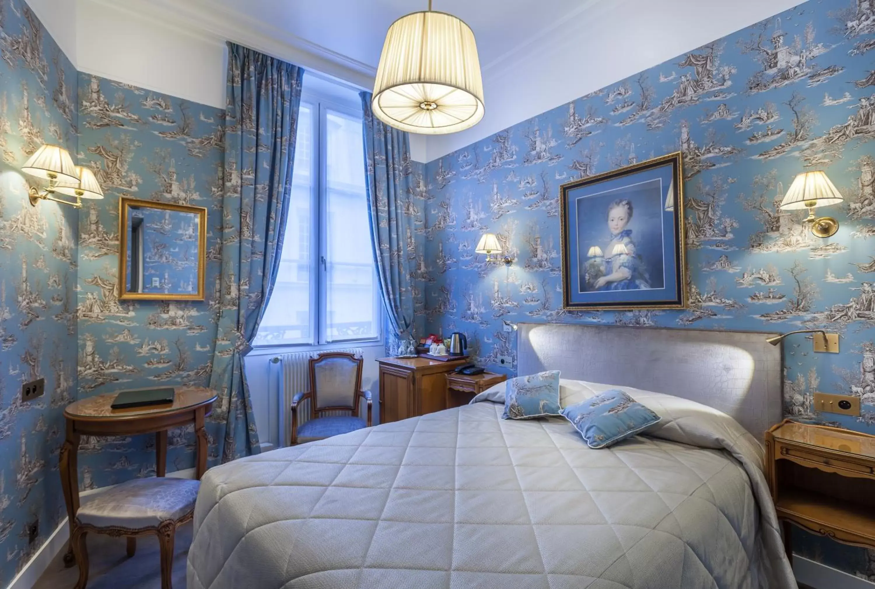 Bedroom, Bed in Grand Hôtel de L'Univers Saint-Germain