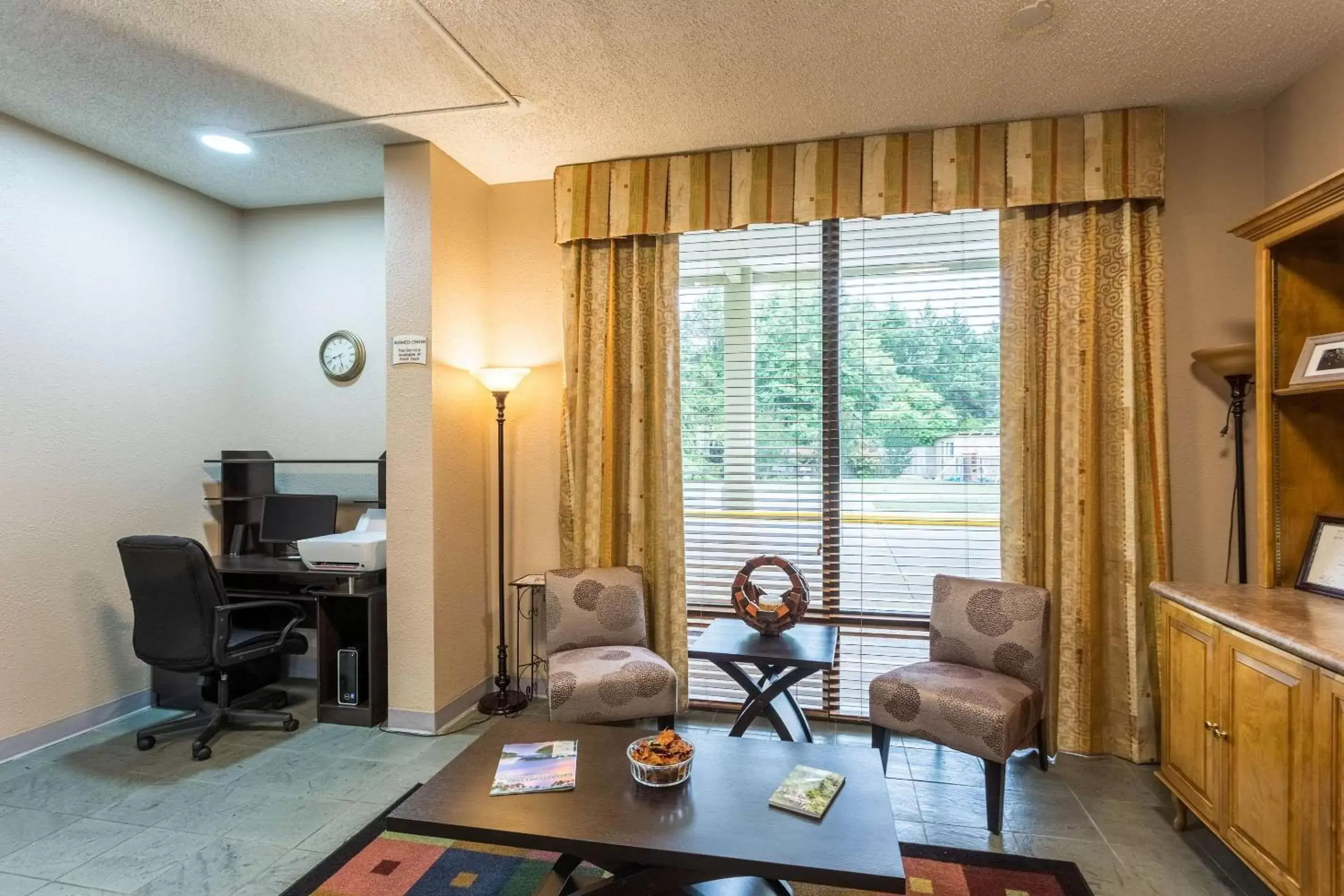 Lobby or reception, Seating Area in Quality Inn & Conference Center