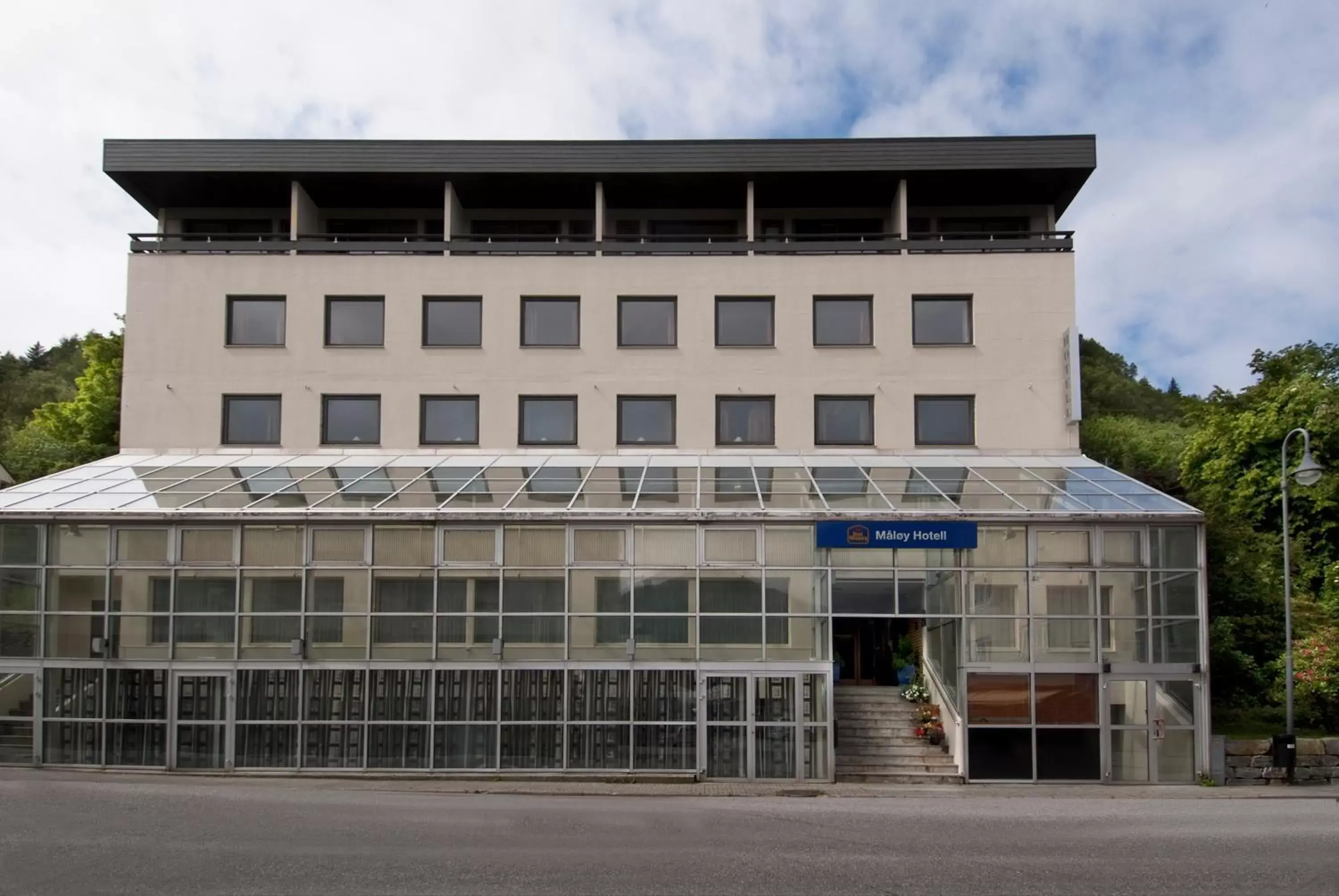 Facade/entrance, Property Building in Thon PartnerHotel Måløy