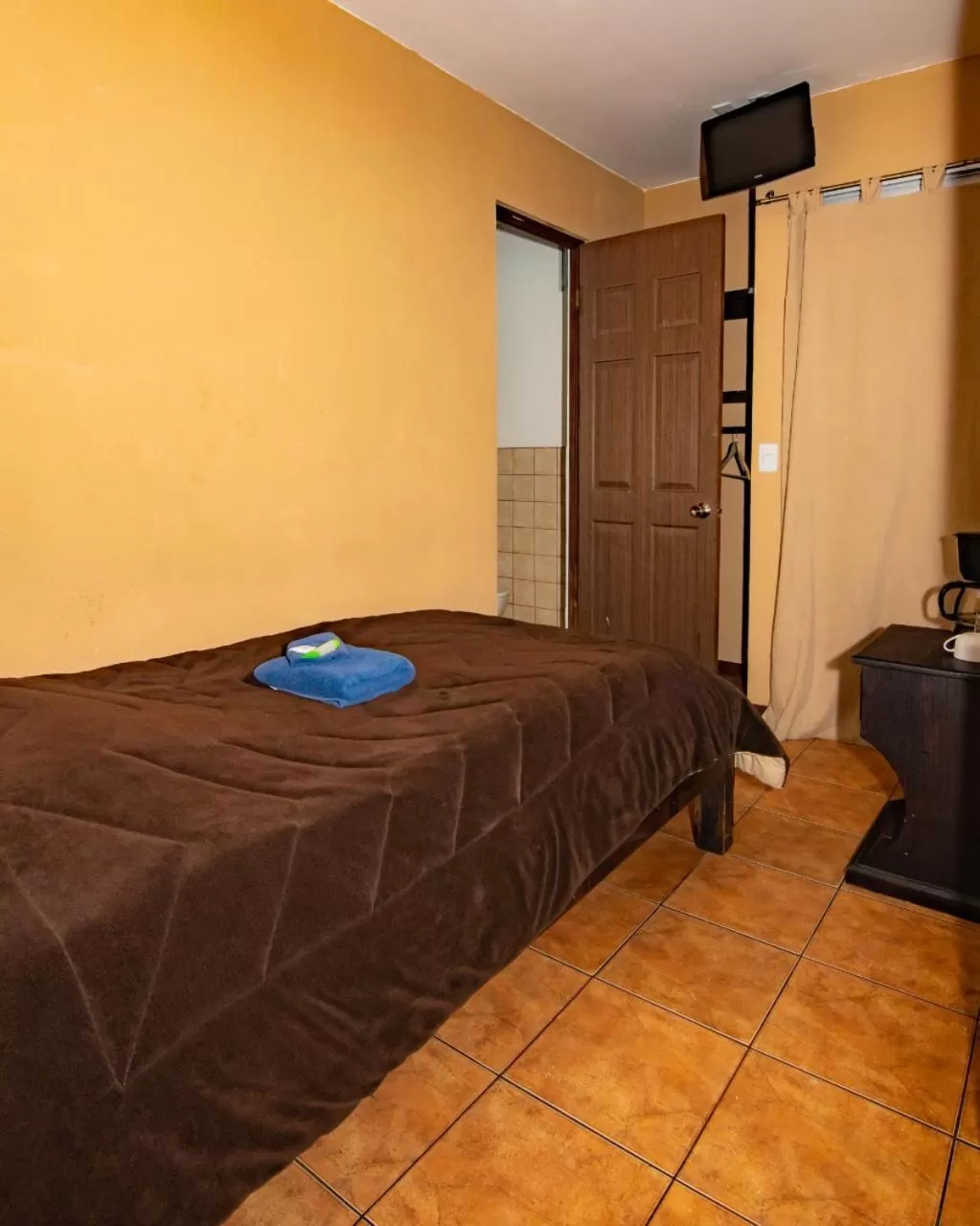 Bed in Melrost Airport Bed & Breakfast