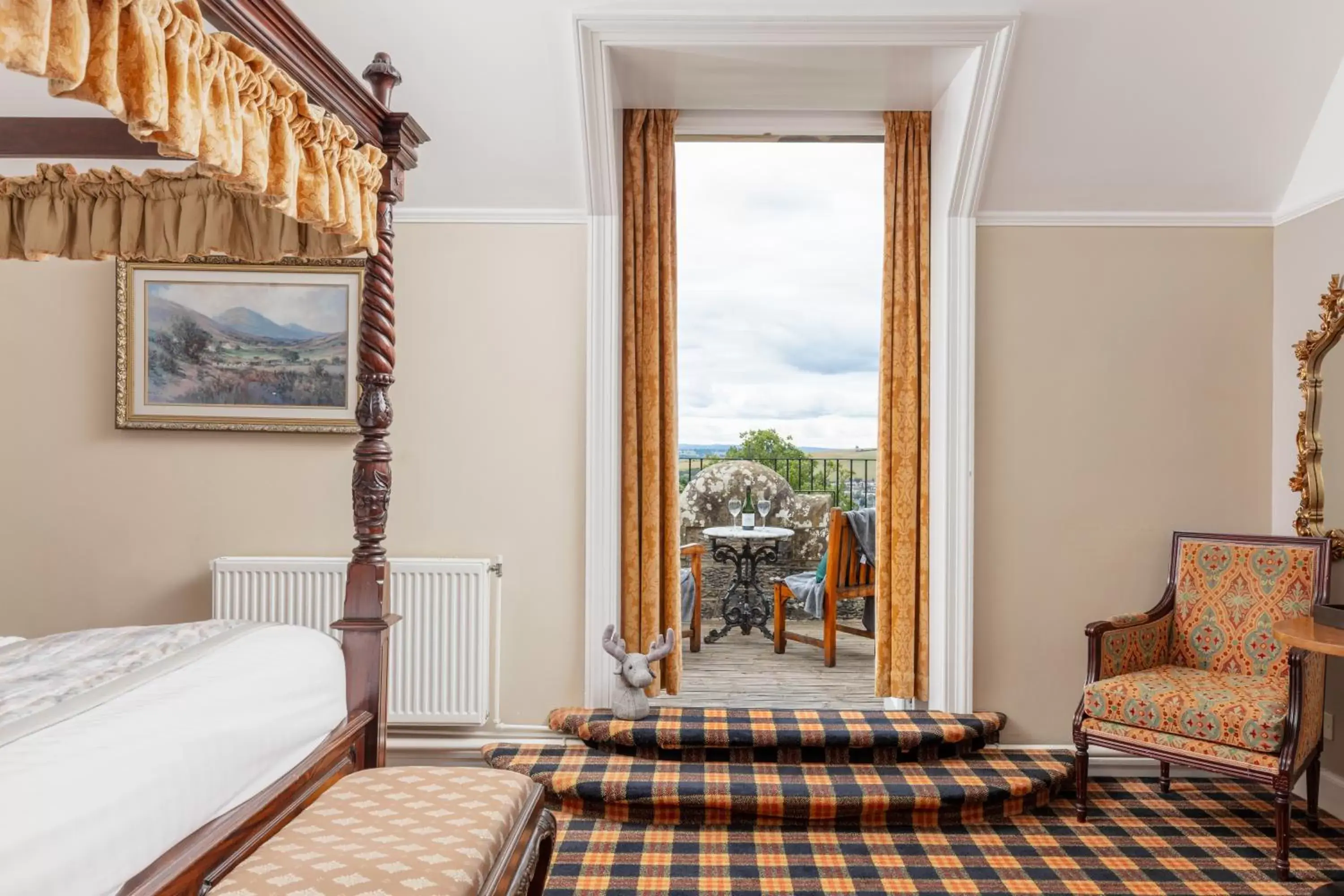 Bedroom, Seating Area in Tulloch Castle Hotel ‘A Bespoke Hotel’