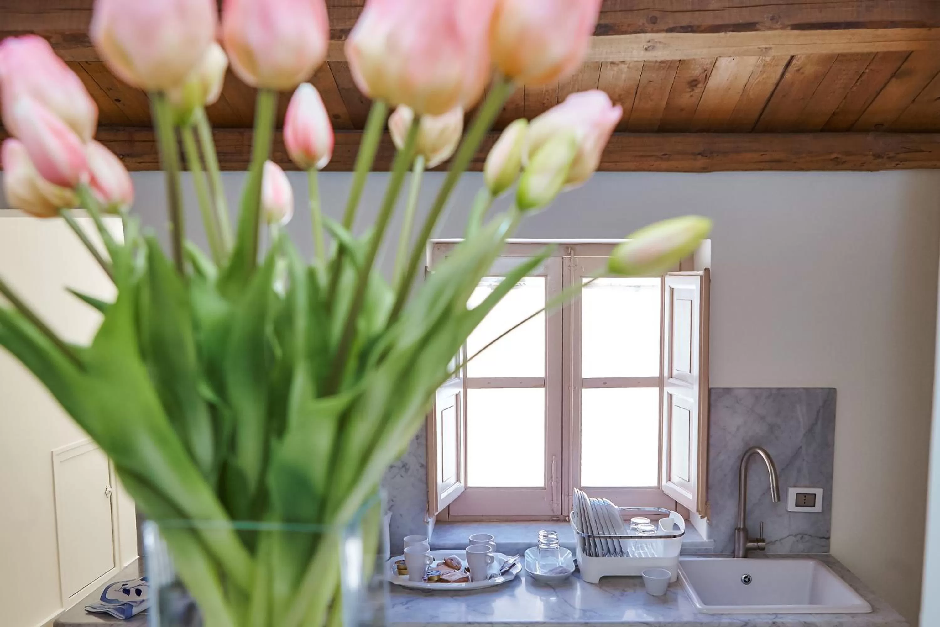 Decorative detail, Kitchen/Kitchenette in Palermo Blu - Monacò rooms