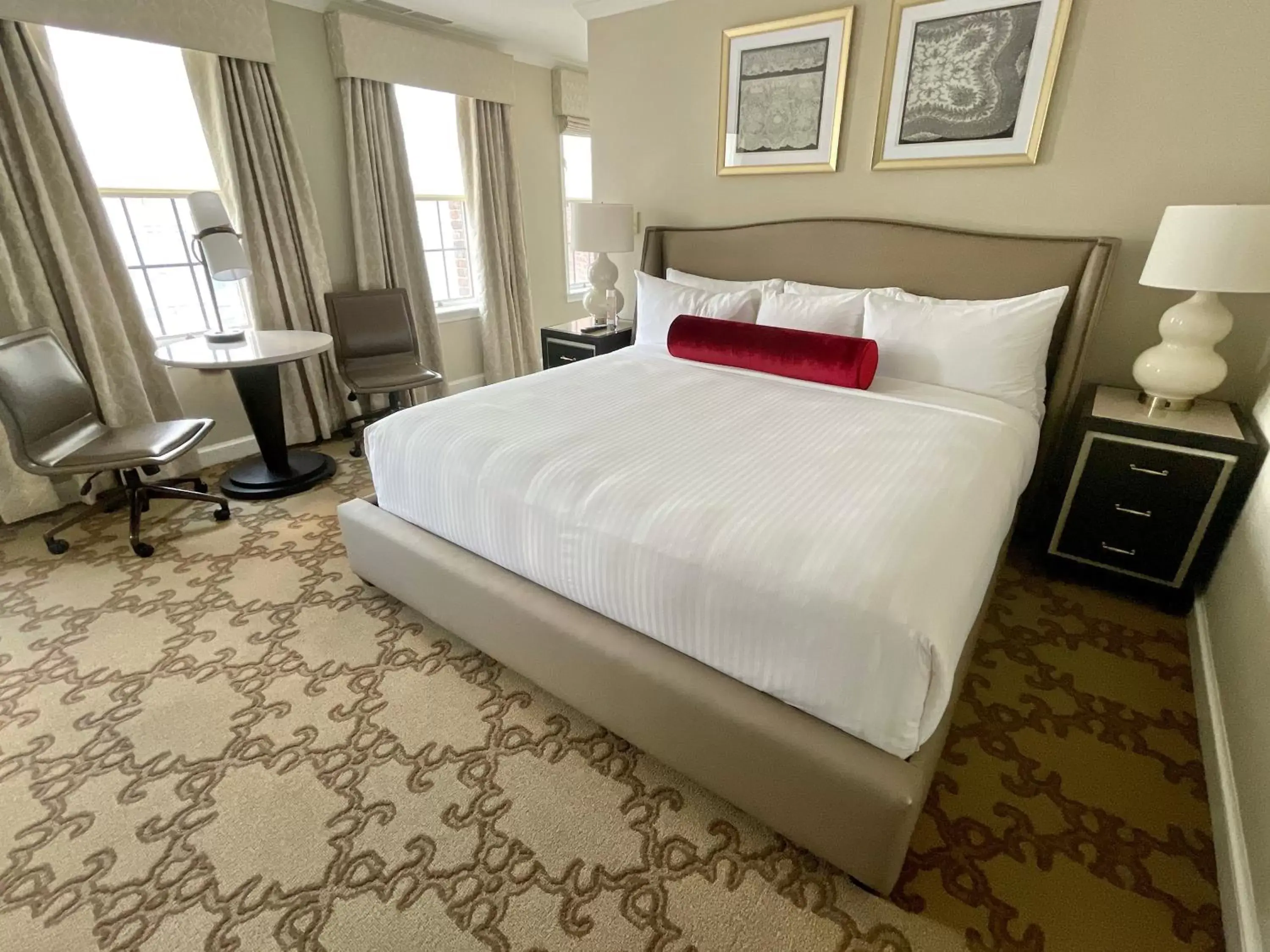Bed in Henley Park Hotel