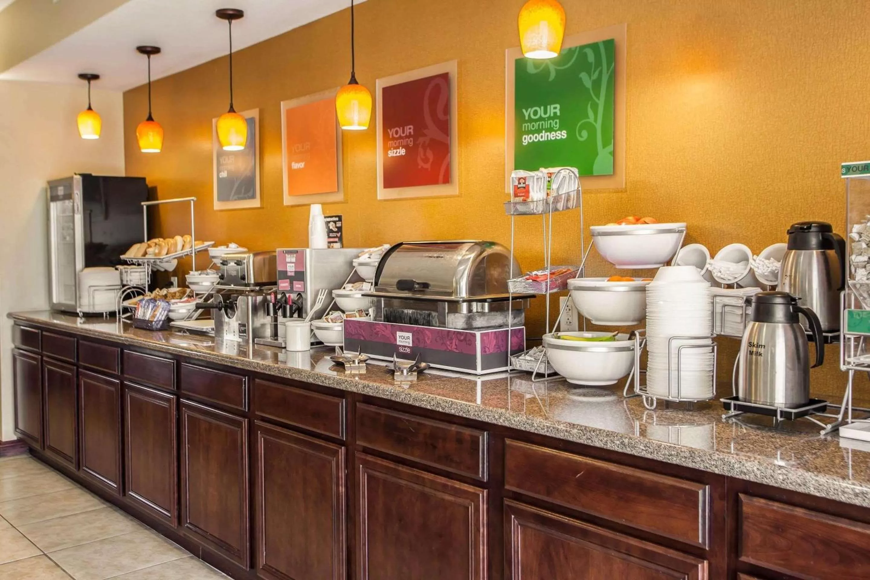Restaurant/places to eat in Comfort Suites Bloomington I-55 and I-74