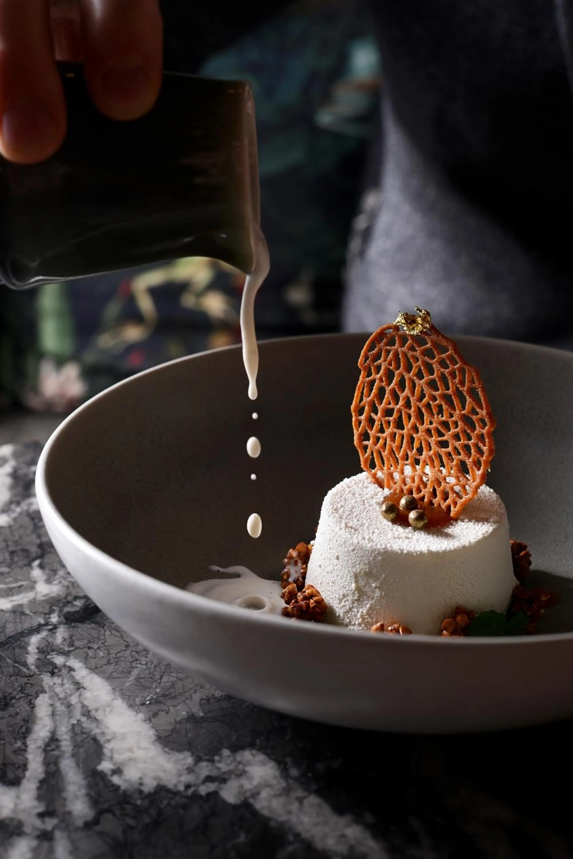 Restaurant/places to eat in Hôtel de l'Abbaye Lyon - Boutique Hôtel