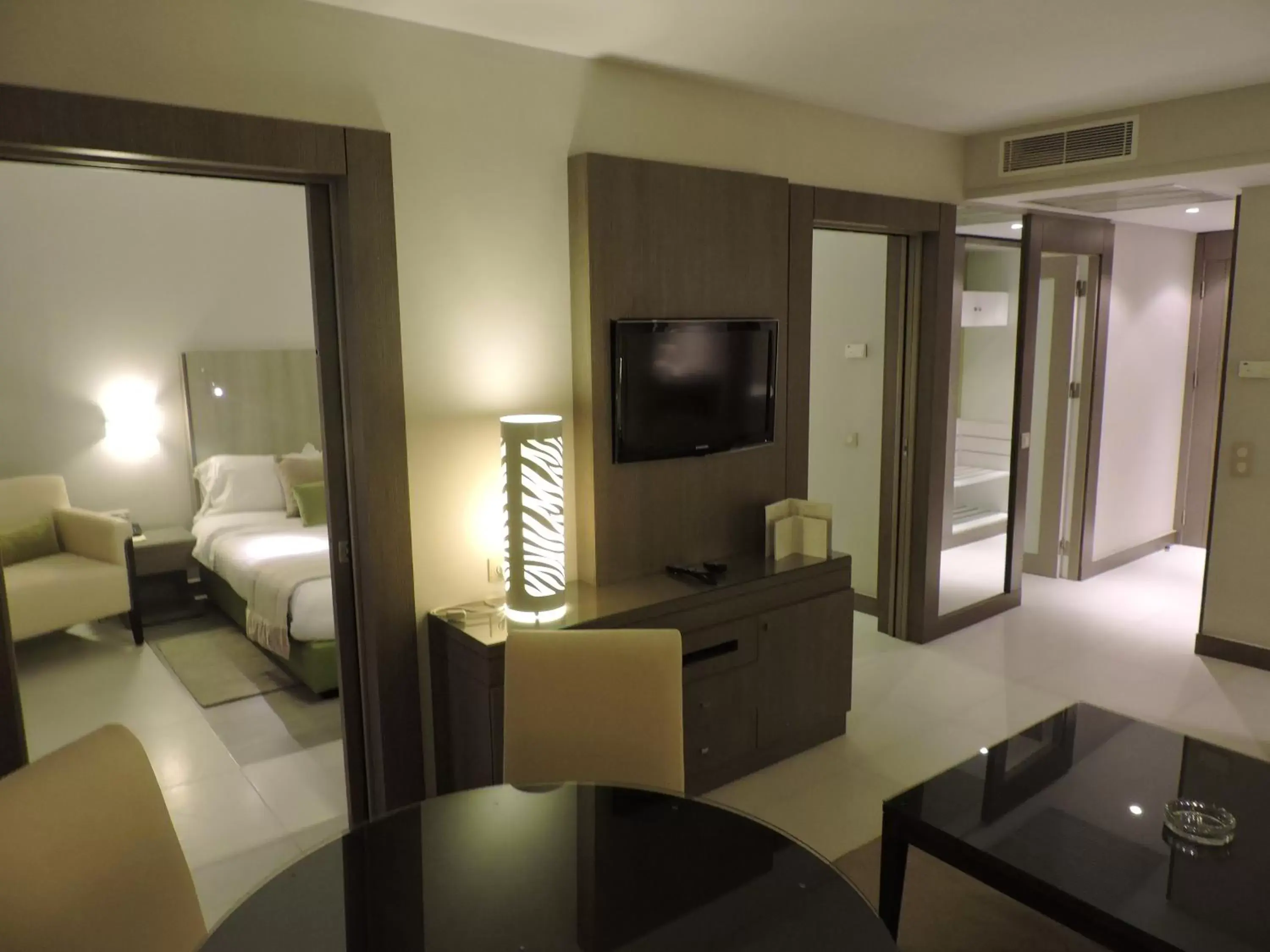 Photo of the whole room, Bed in Golf Royal Hotel Photo of the whole room, Bed in Golf Royal Hotel