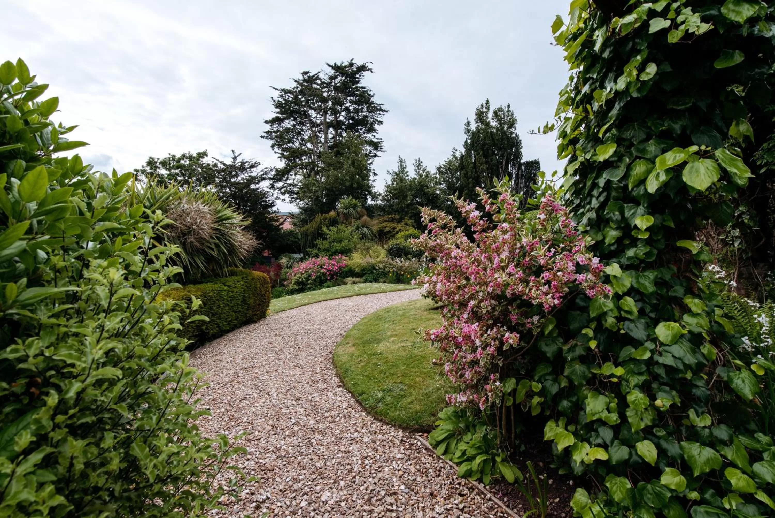 Garden in Northfield Hotel