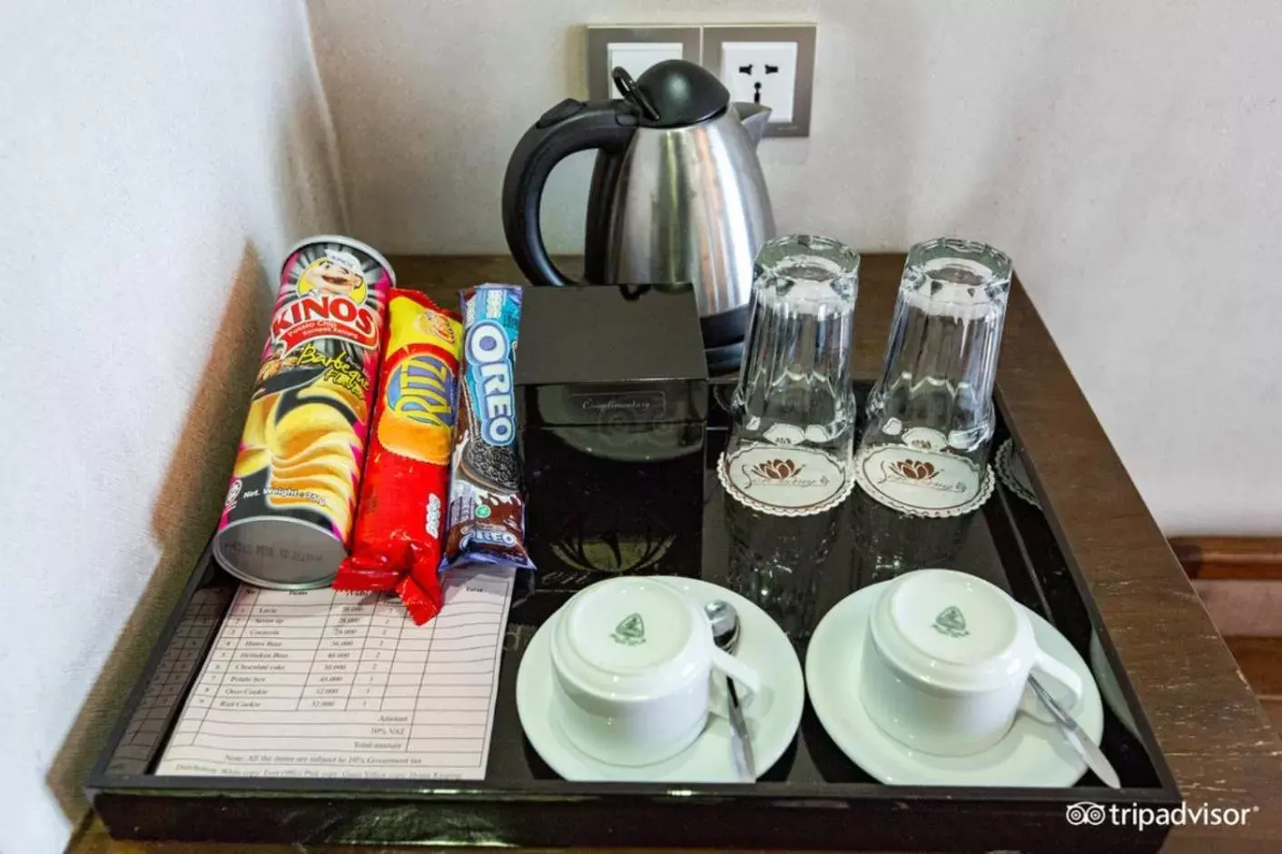 Coffee/Tea Facilities in Golden Lotus Luxury Hotel