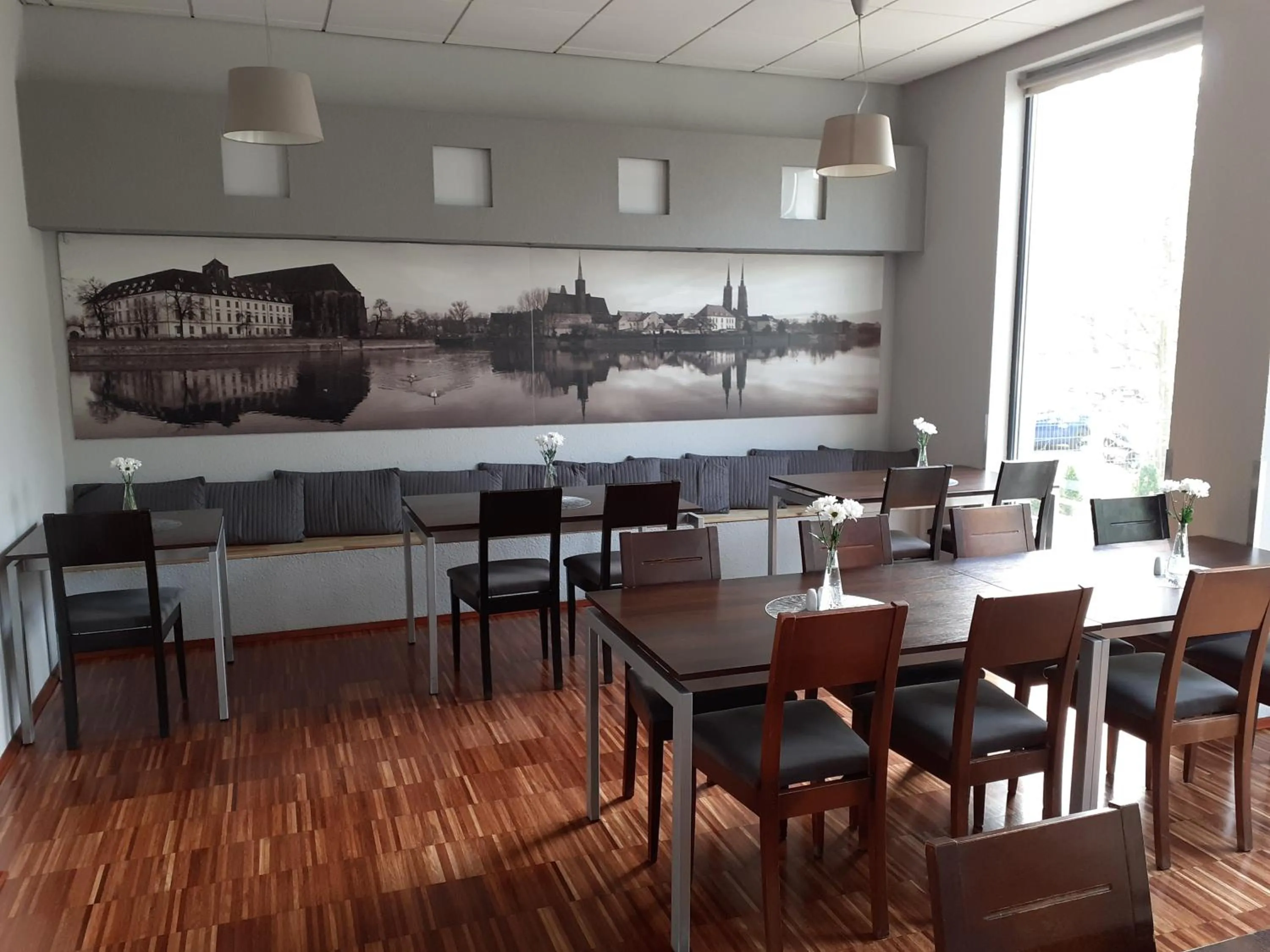 Restaurant/places to eat in Weiser Hotel