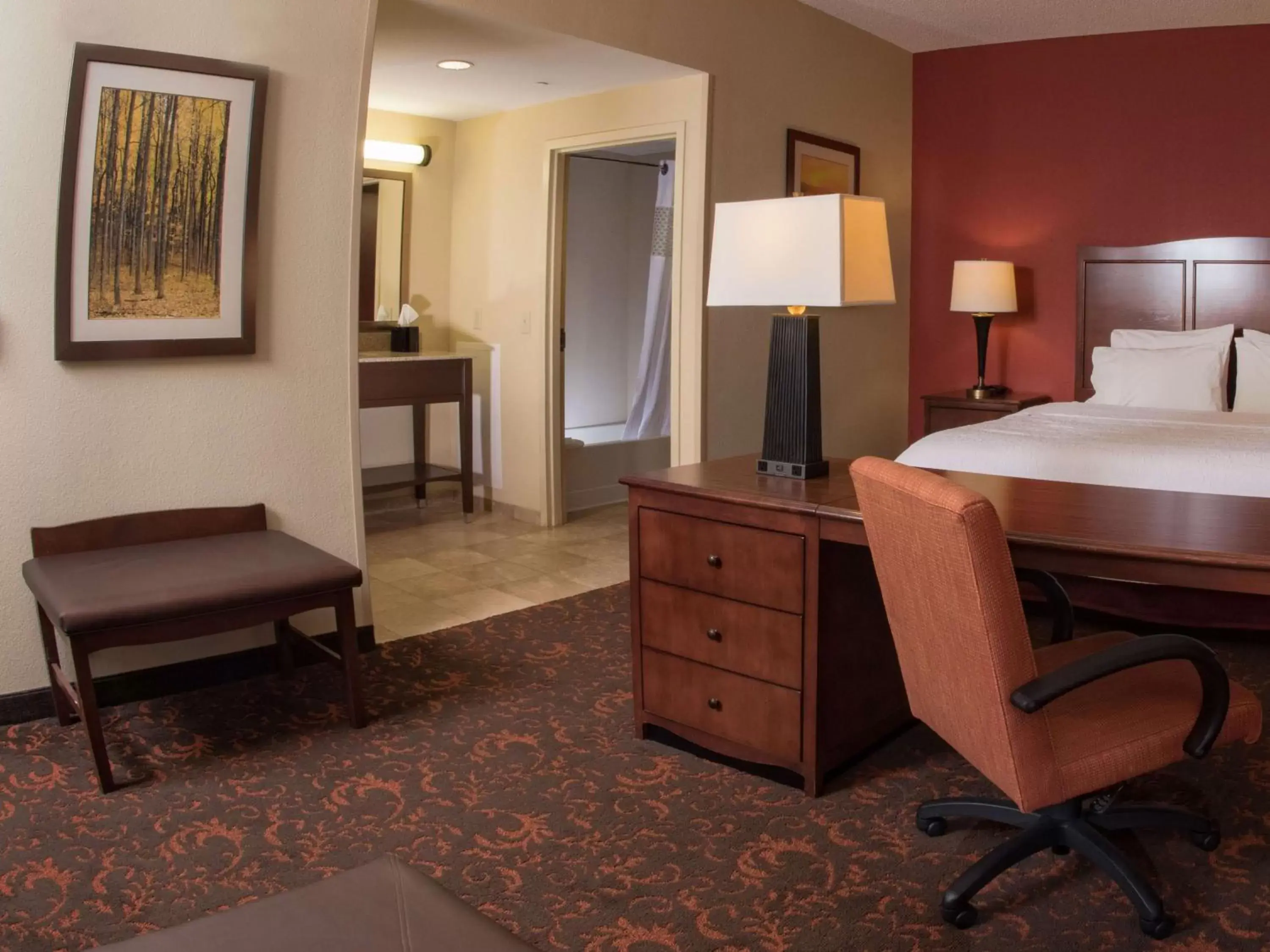 Bed in Hampton Inn and Suites Woodstock, Virginia