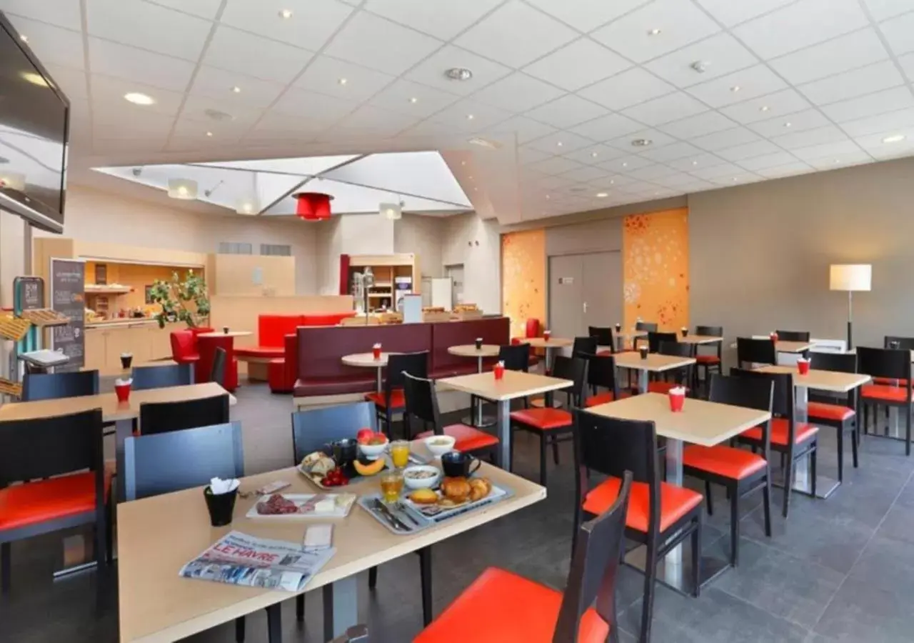 Breakfast, Restaurant/Places to Eat in Ibis Le Havre Sud Harfleur