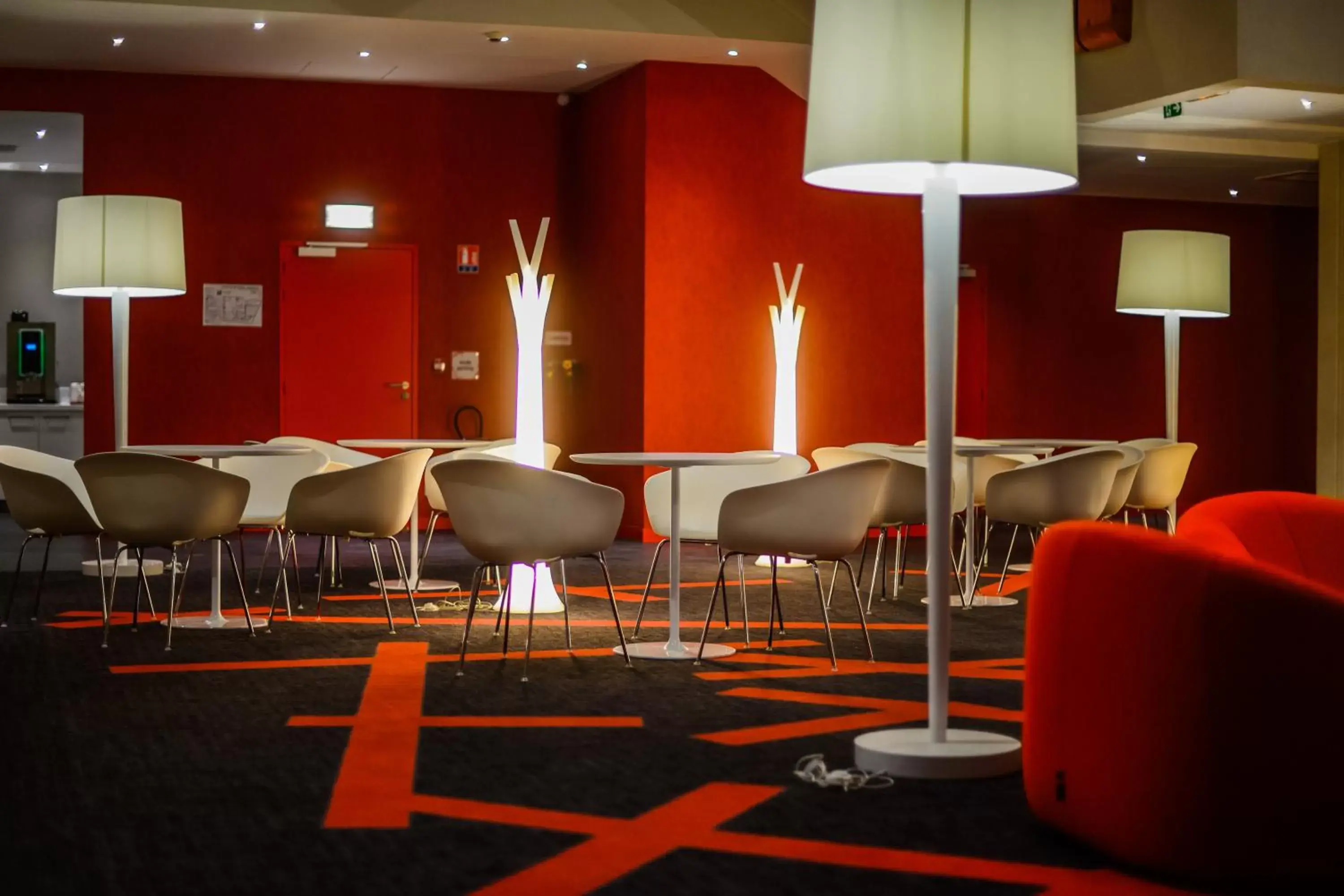 Lounge or bar in ibis Styles Poitiers Centre