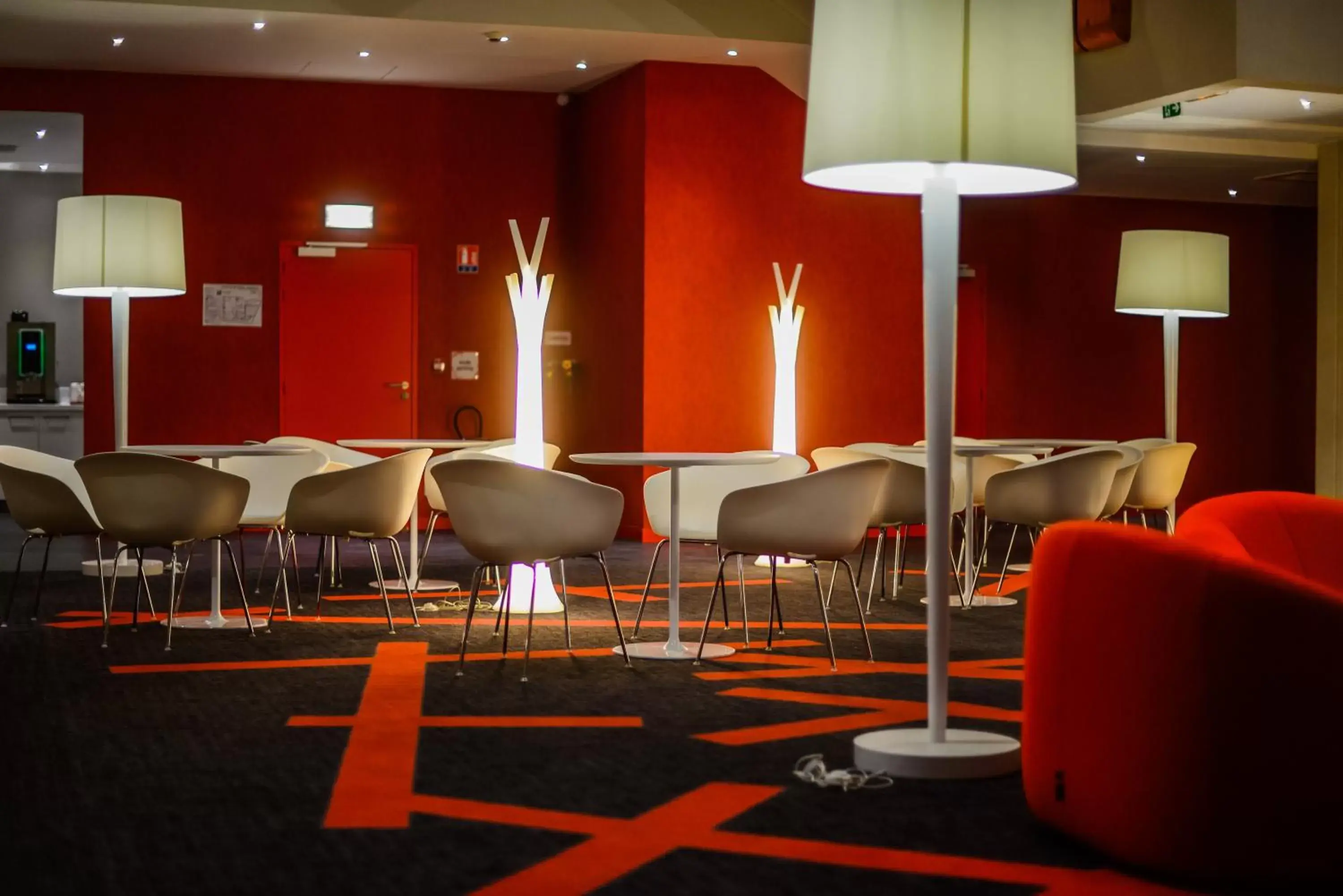 Lounge or bar in ibis Styles Poitiers Centre Lounge or bar in ibis Styles Poitiers Centre