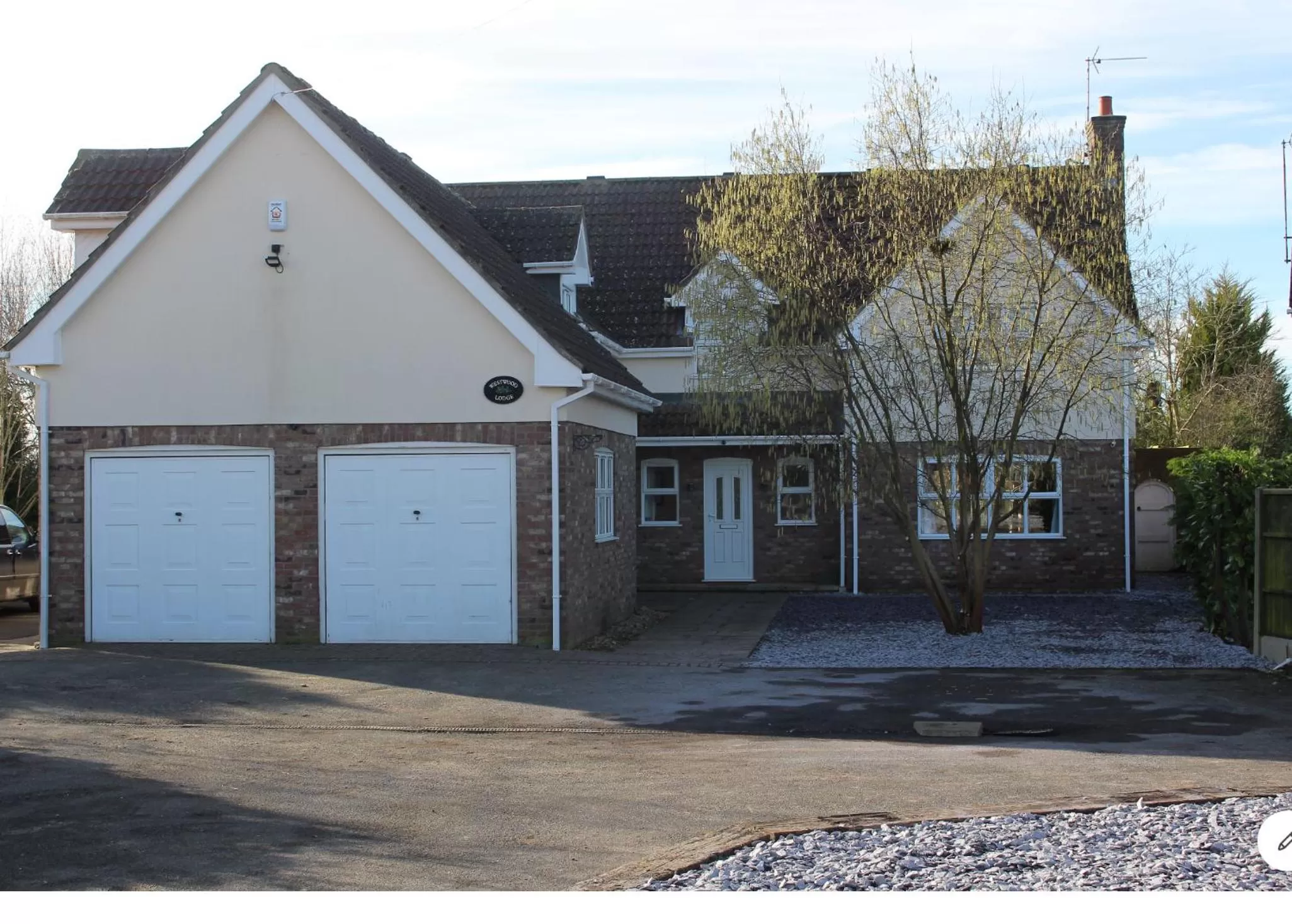 Property building in Westwood Lodge B & B Boston