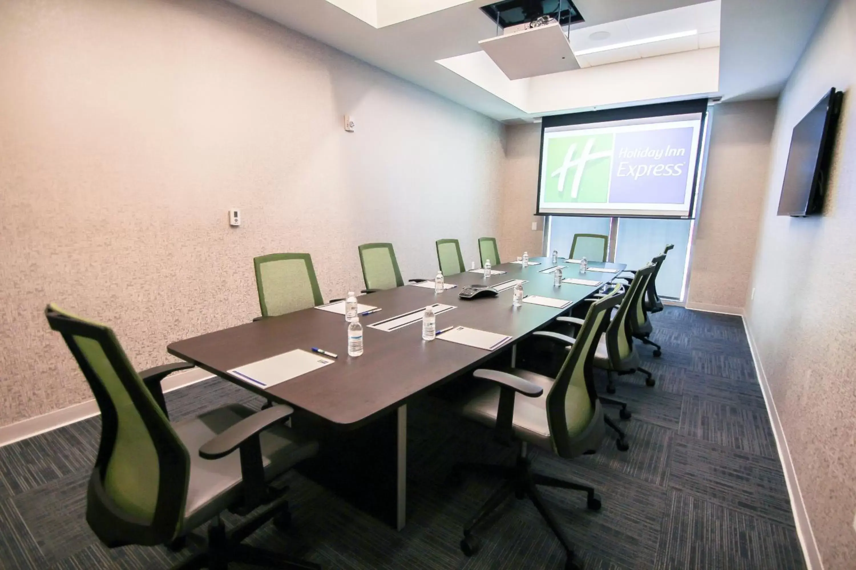 Meeting/conference room in Holiday Inn Express & Suites Miami Airport East, an IHG Hotel