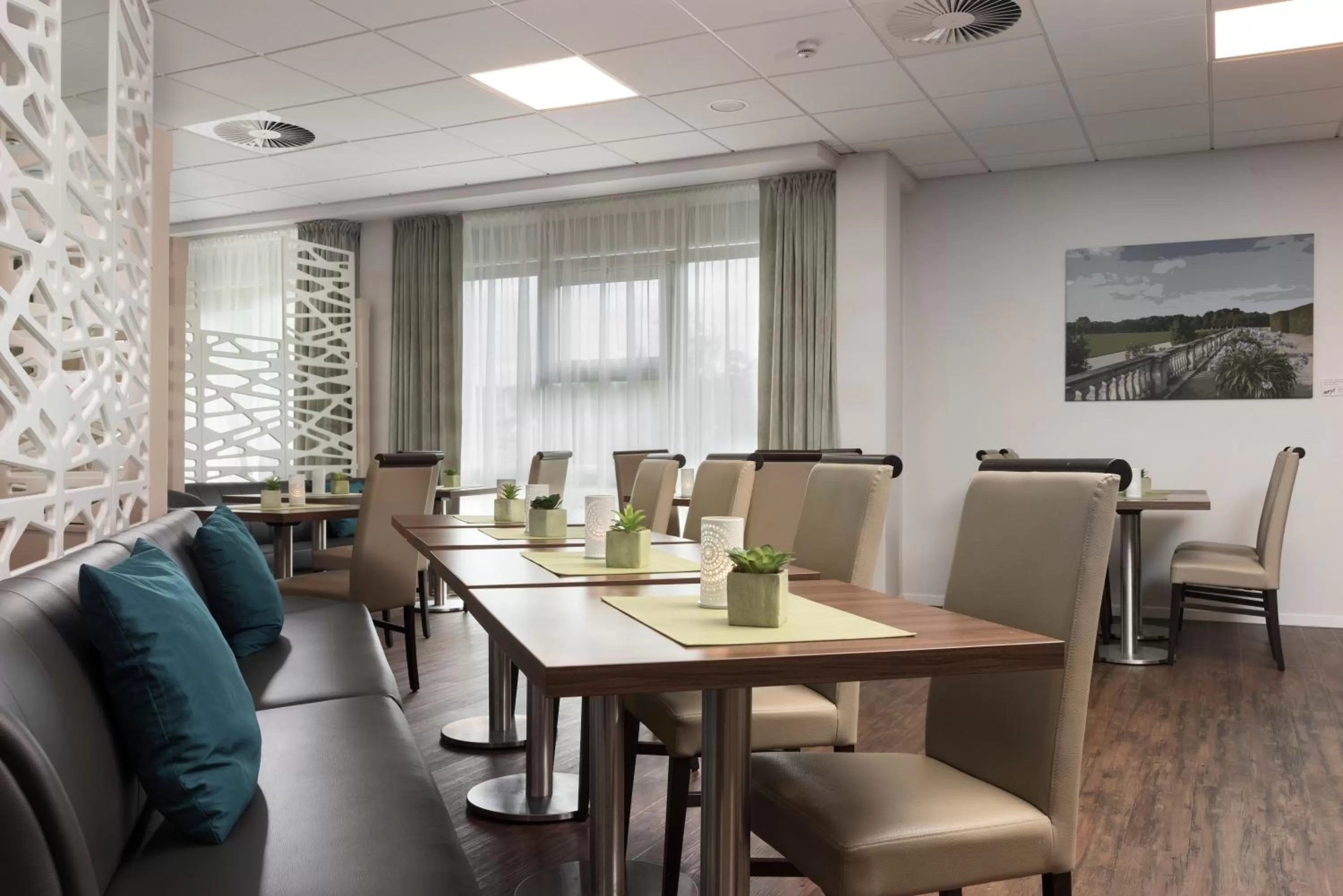 Restaurant/places to eat in Wyndham Garden Kassel