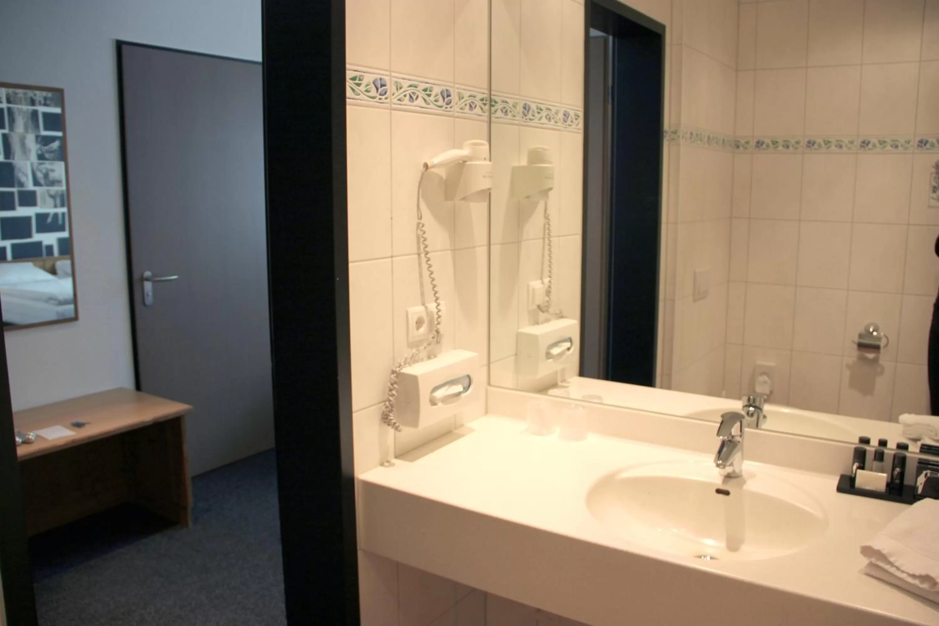 People in Hotel Hamburg-Wittenburg van der Valk