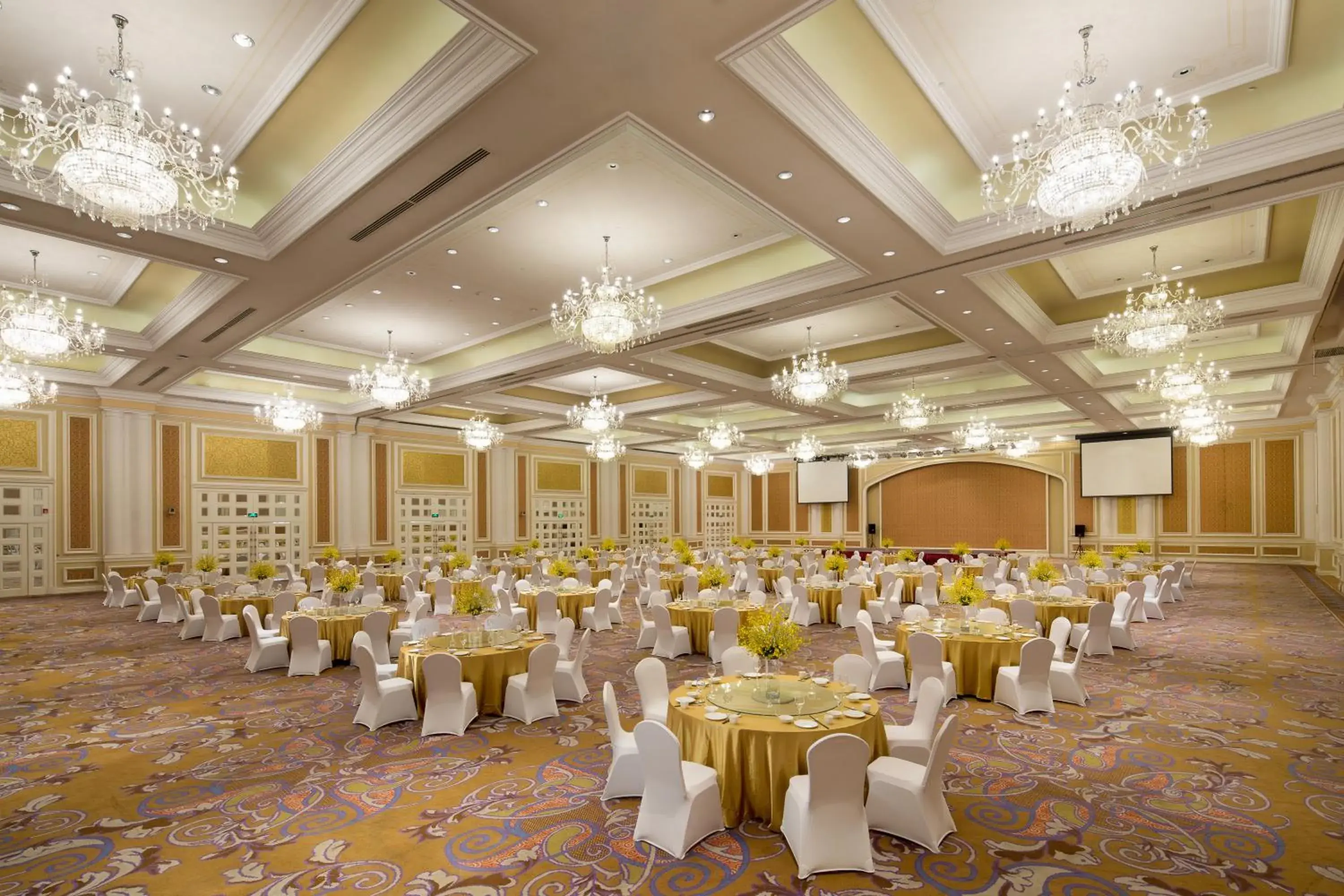 Meeting/conference room, Banquet Facilities in Crowne Plaza Ocean Spring Resort, an IHG Hotel