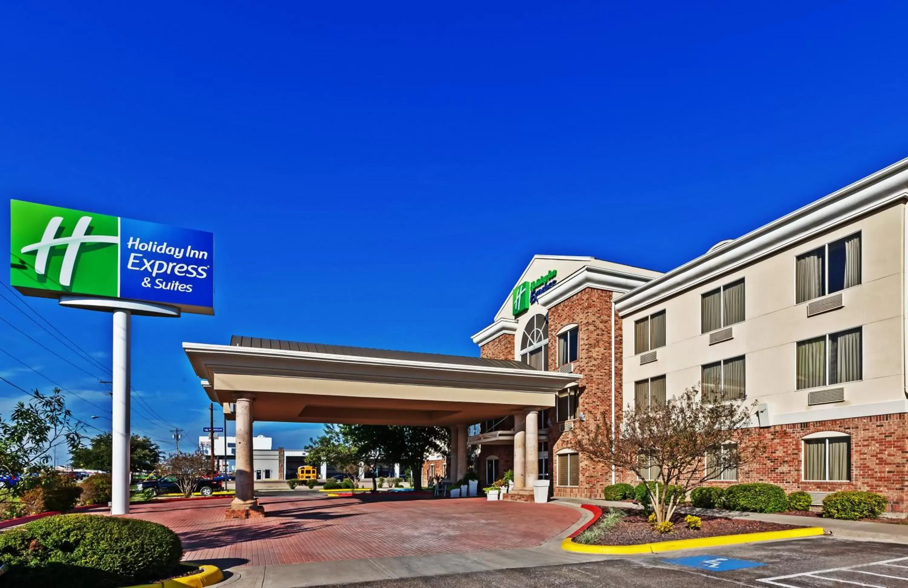 Property Building in Holiday Inn Express Hotel & Suites Eagle Pass, an IHG Hotel