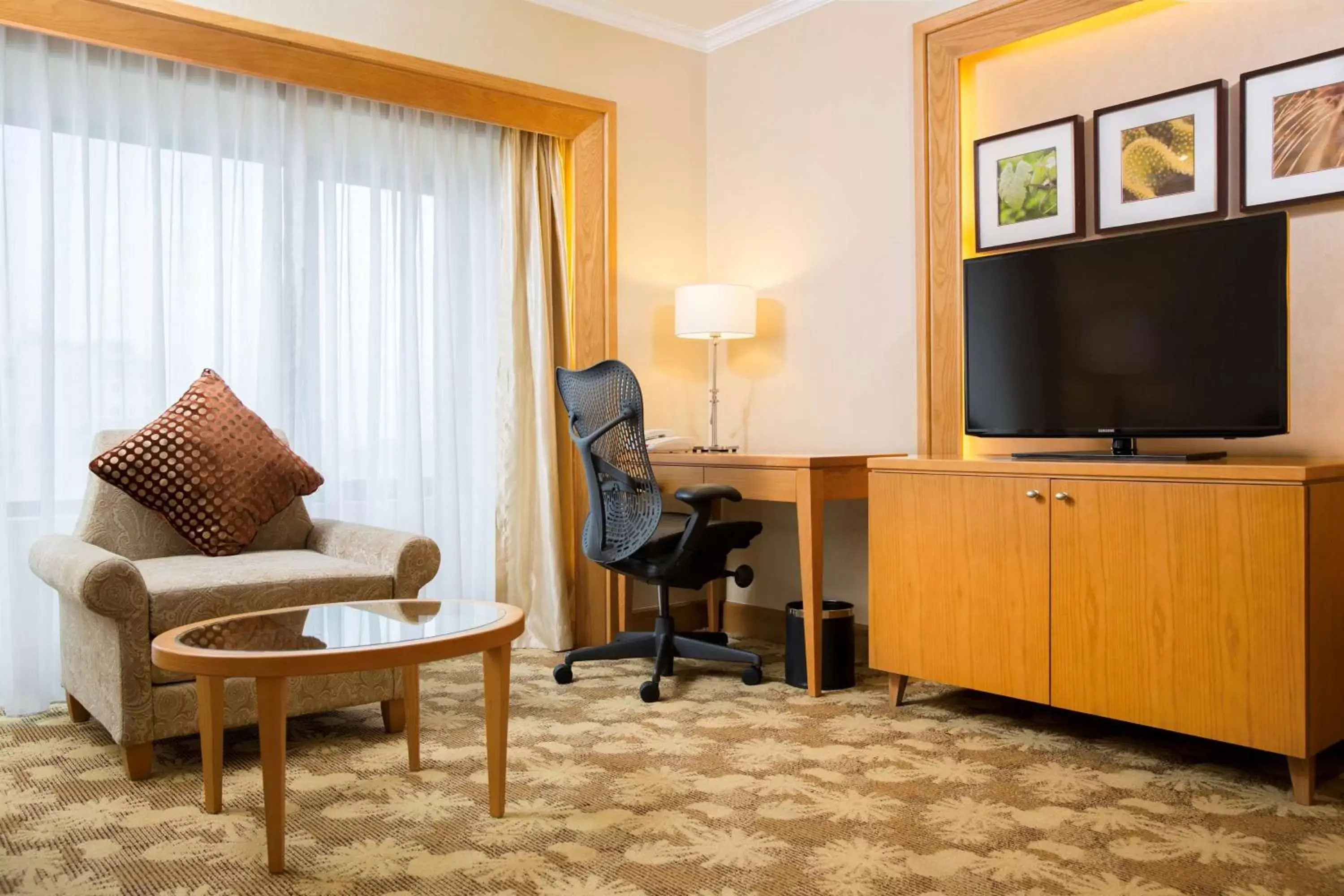 Living room, Seating Area in Hilton Garden Inn Hanoi