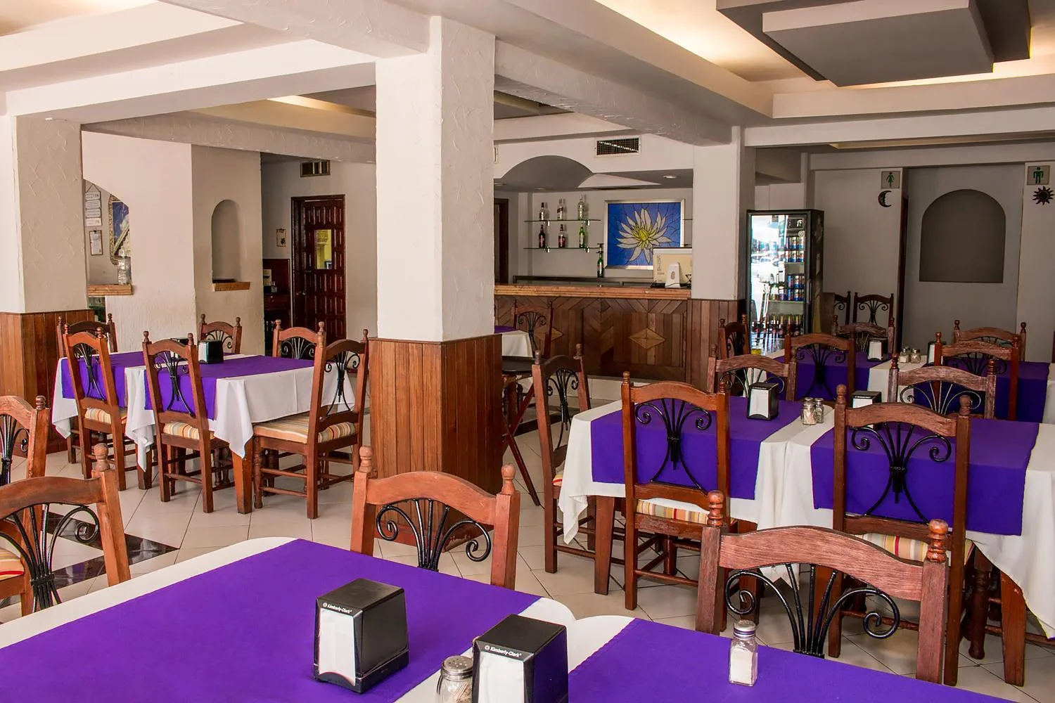 Restaurant/places to eat in Hotel Batab