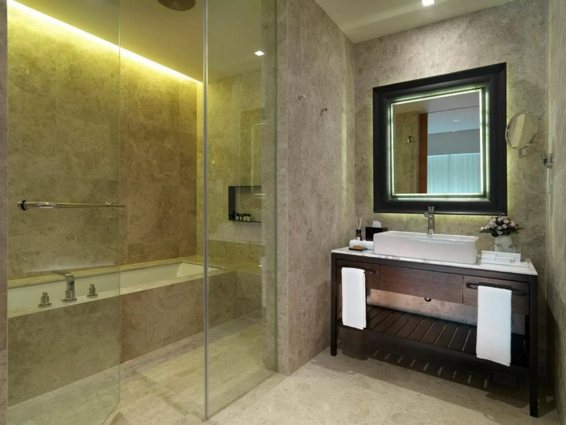 Bathroom in Lanson Place Bukit Ceylon