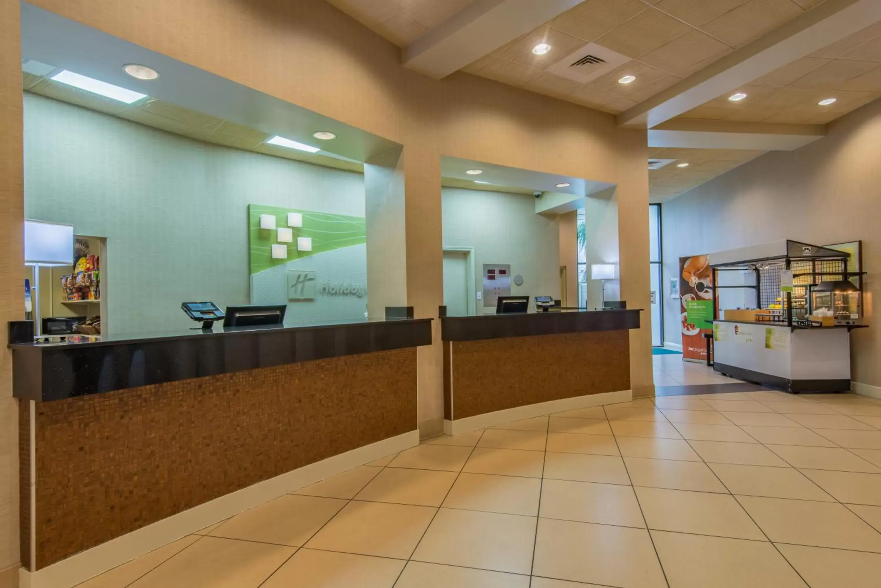 Property building, Lobby/Reception in Holiday Inn New Orleans West Bank Tower, an IHG Hotel